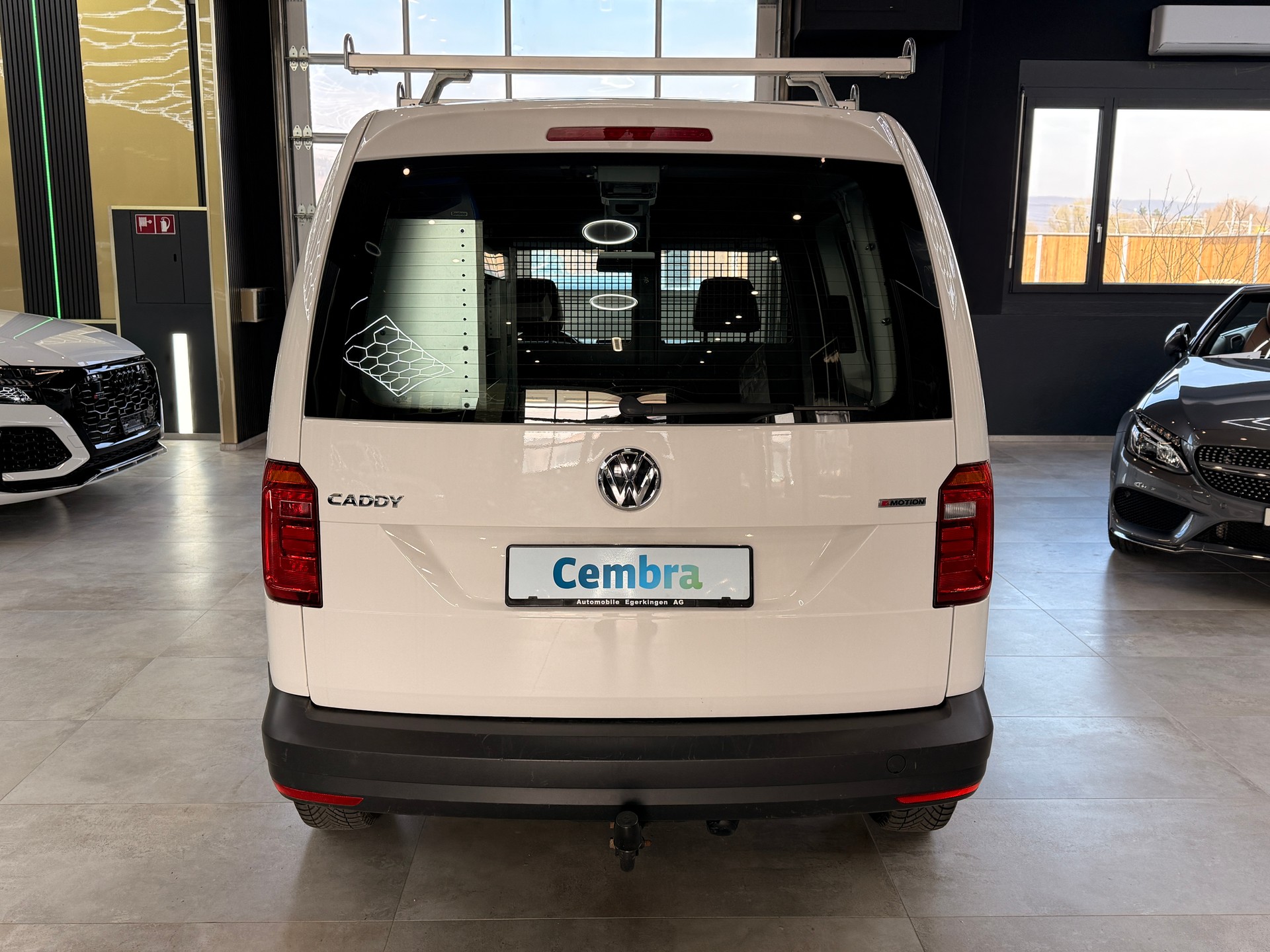 VW Caddy 2.0TDI 4Motion BlueMotion Technology-image-5