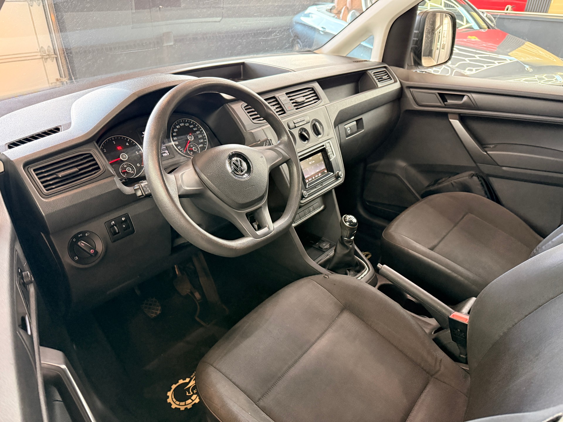 VW Caddy 2.0TDI 4Motion BlueMotion Technology-image-8