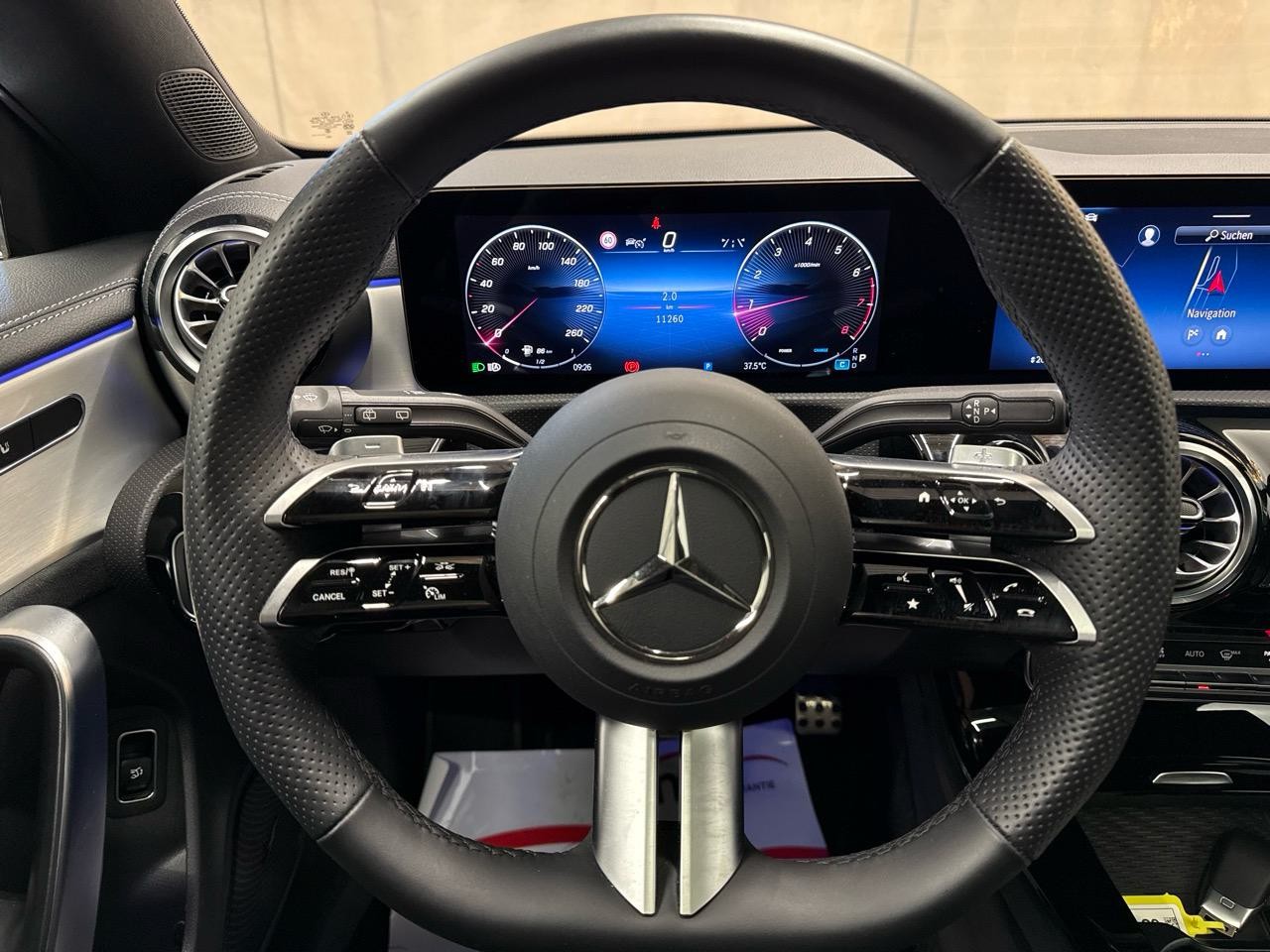 MERCEDES-BENZ CLA Shooting Brake 200 AMG Special Edition-image-12
