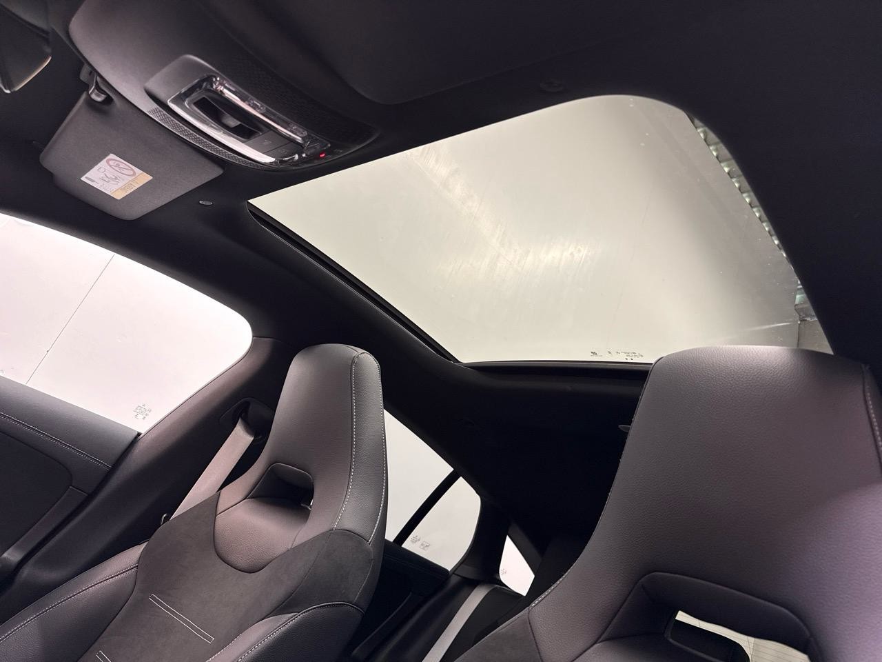 MERCEDES-BENZ CLA Shooting Brake 200 AMG Special Edition-image-5