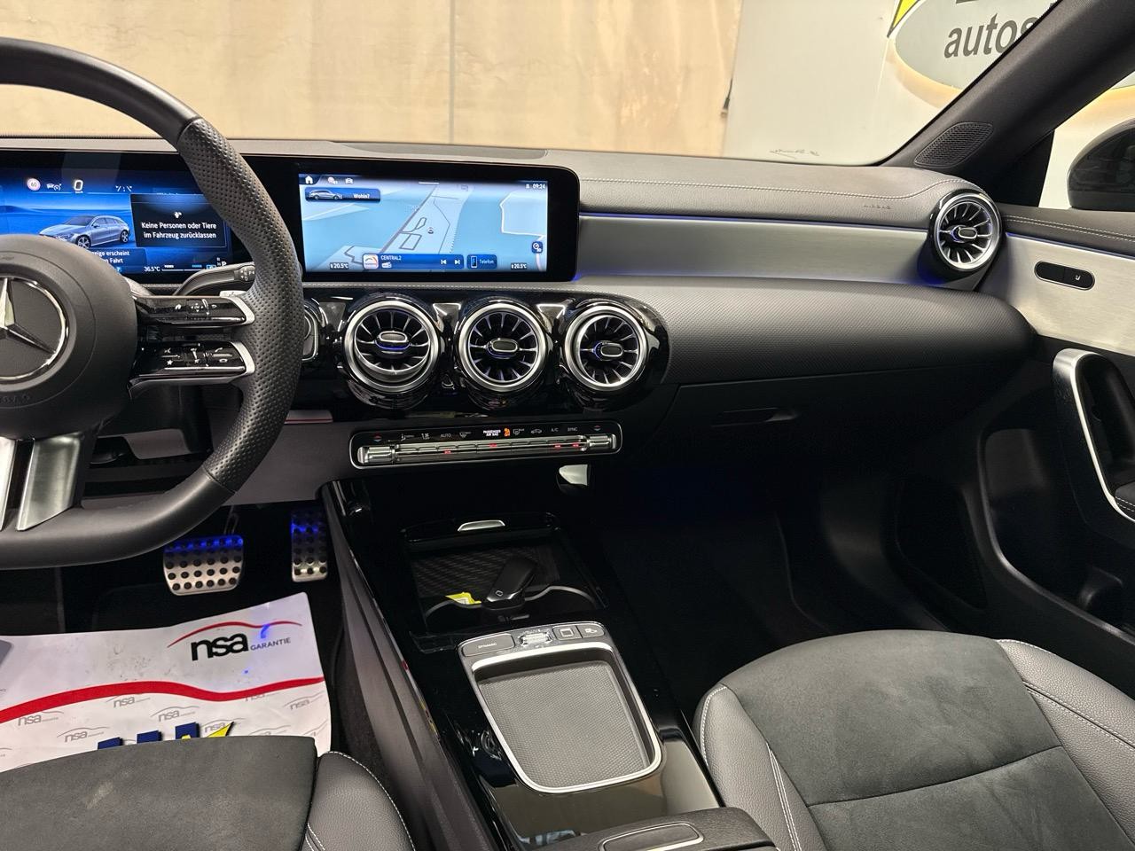 MERCEDES-BENZ CLA Shooting Brake 200 AMG Special Edition-image-8