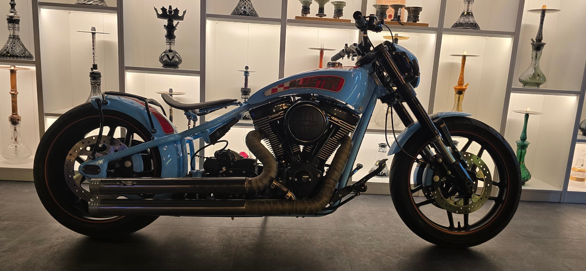 CLASSIC CYCLES Bobber