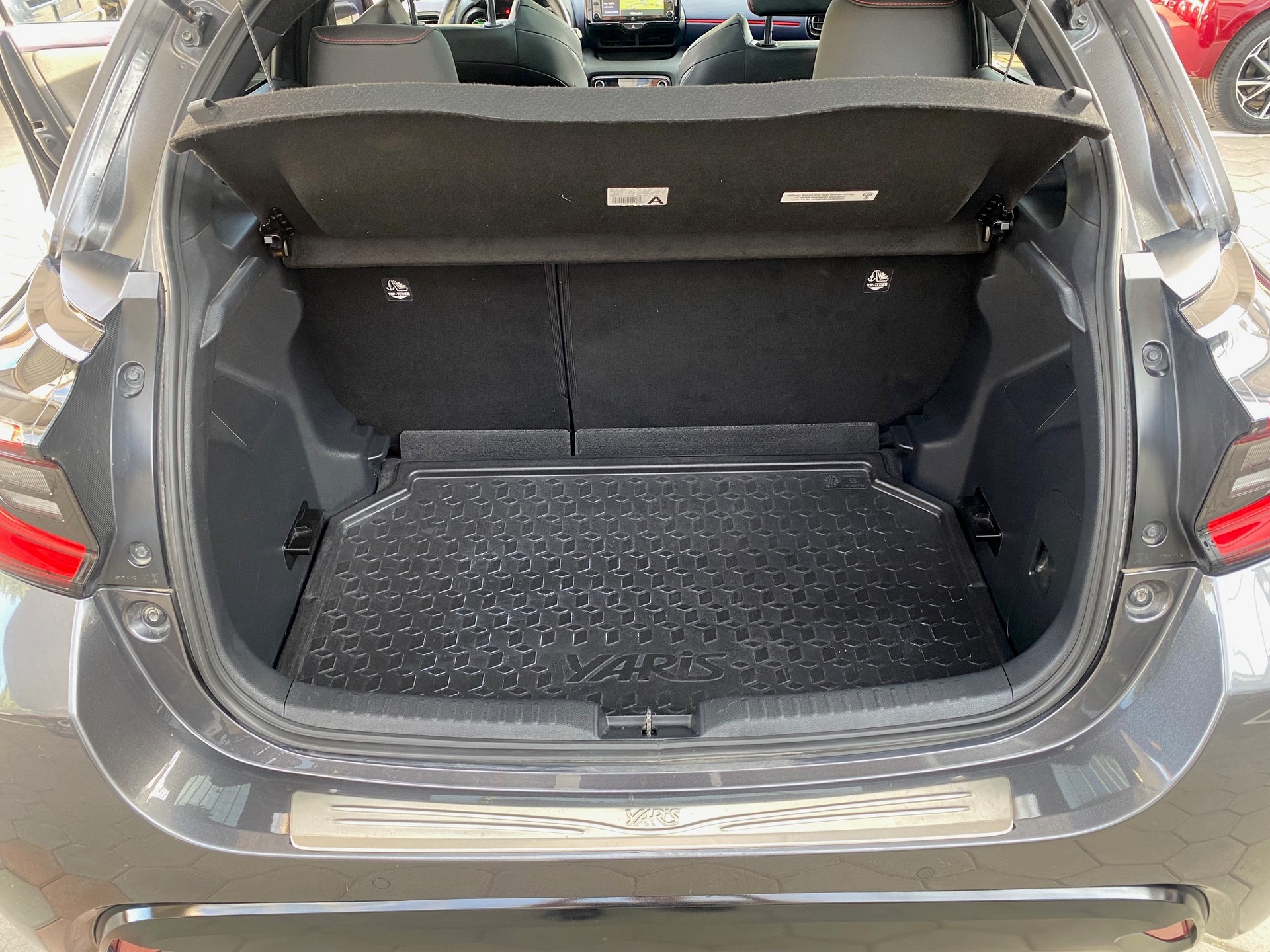 TOYOTA Yaris 1.5 Pop e-CVT-image-9