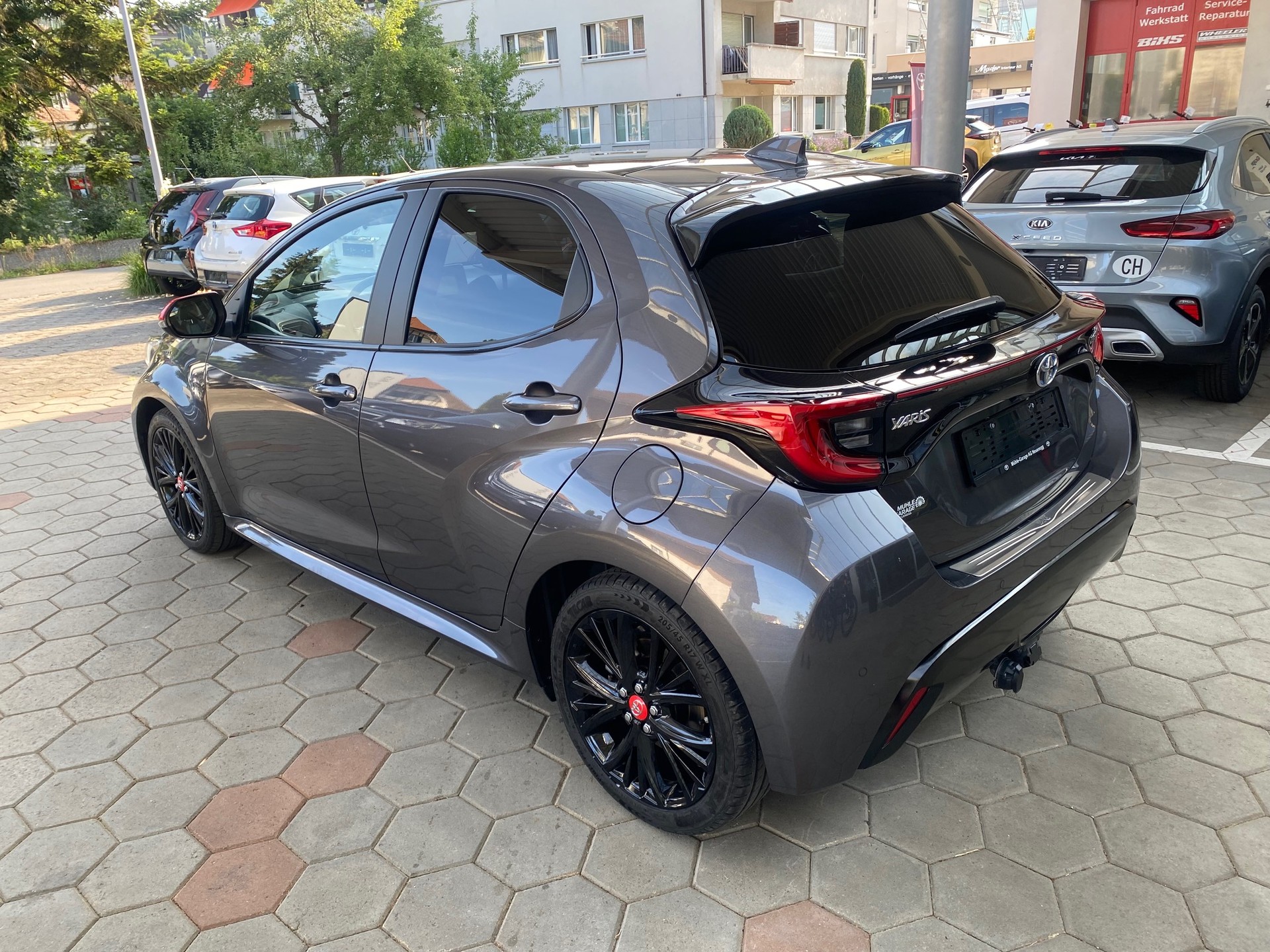 TOYOTA Yaris 1.5 Pop e-CVT-showroom-element-3