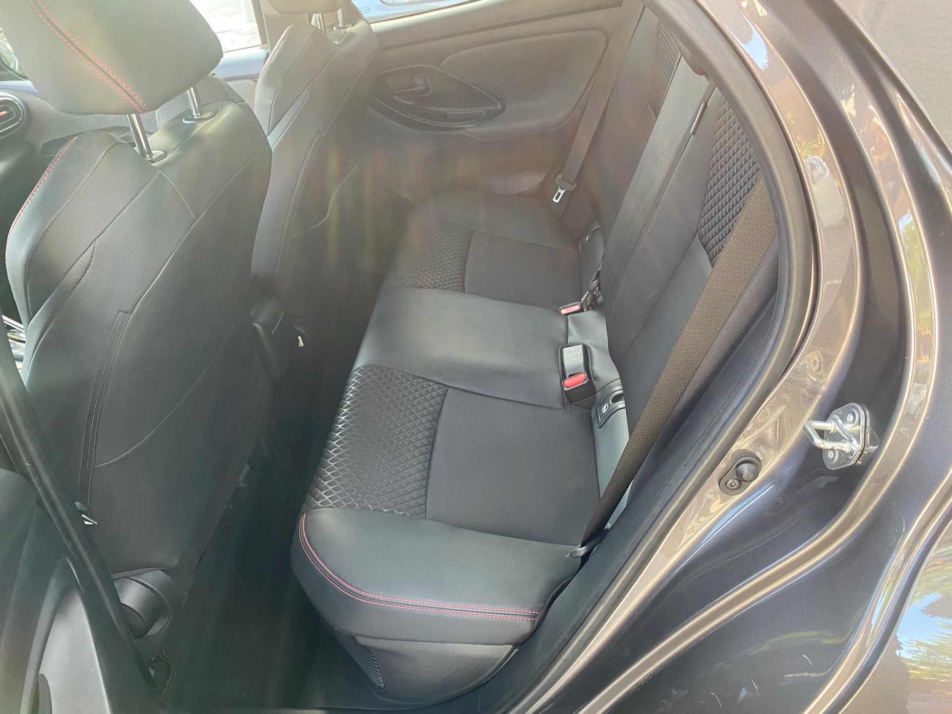 TOYOTA Yaris 1.5 Pop e-CVT-image-8