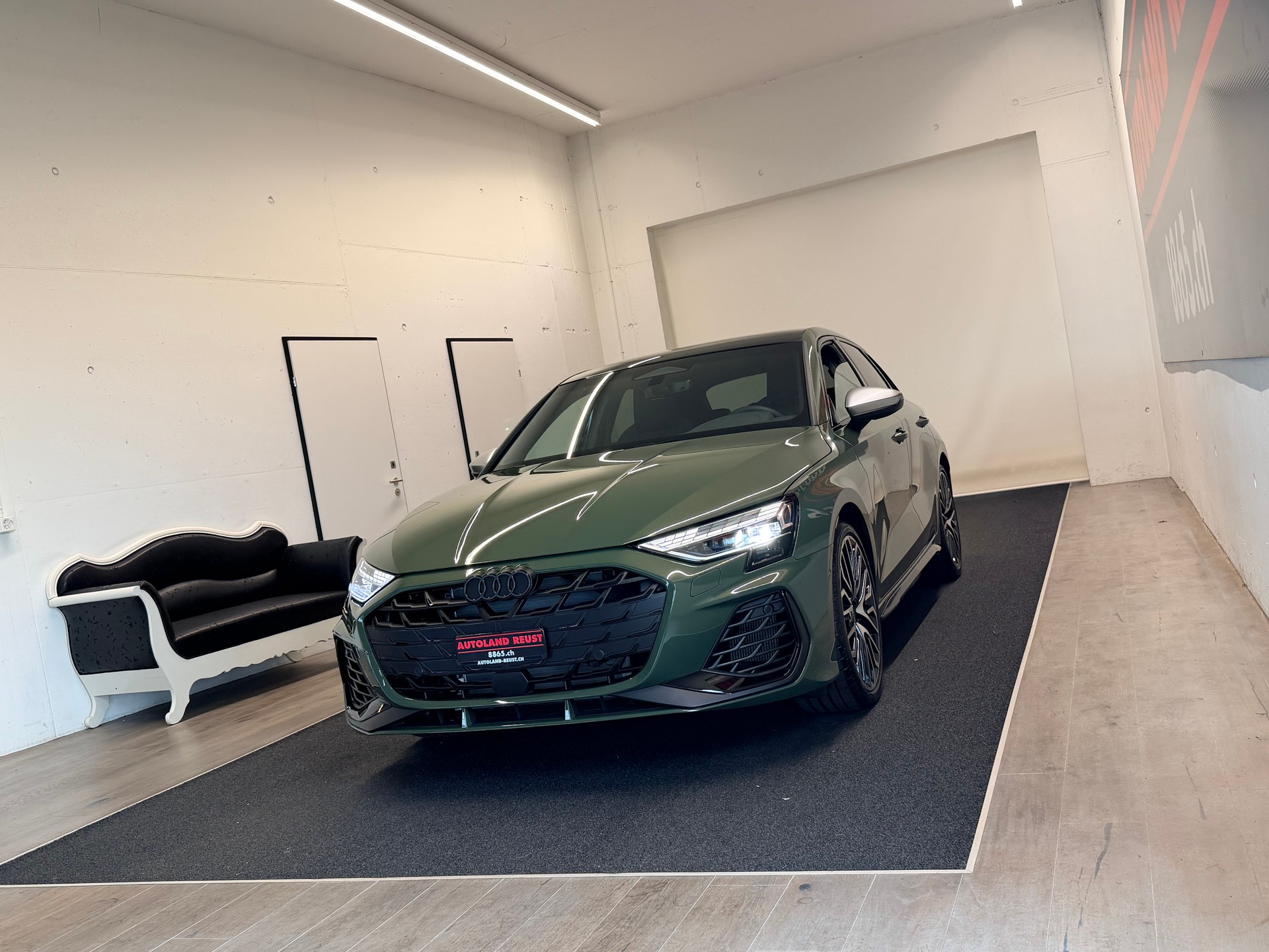 AUDI S3 Sportback TFSI quattro S-tronic-image-2