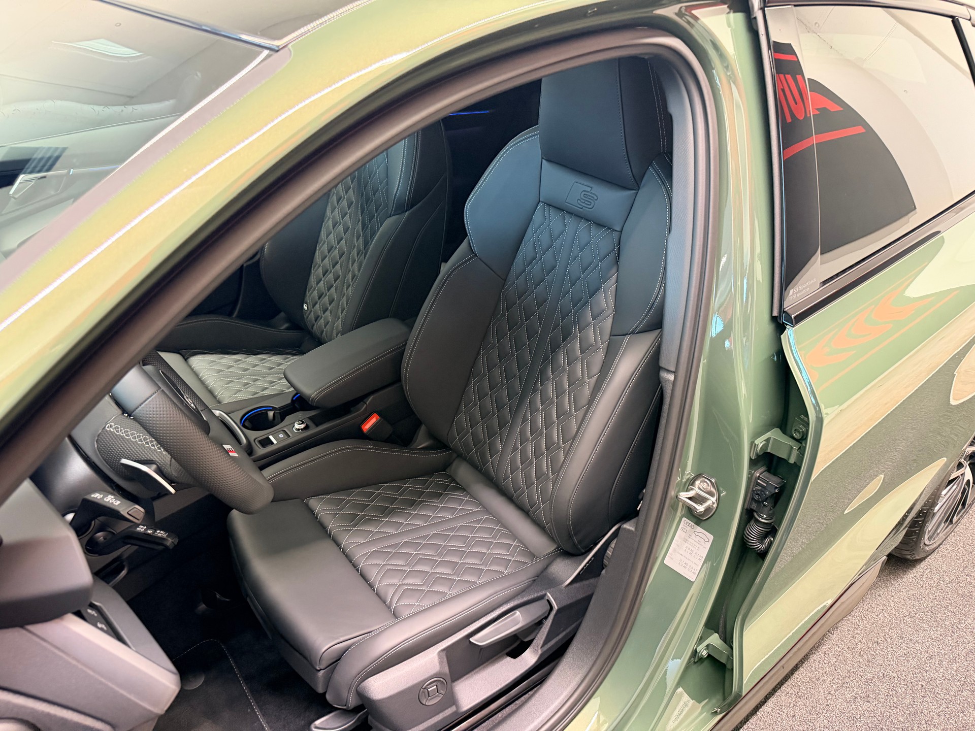 AUDI S3 Sportback TFSI quattro S-tronic-image-16