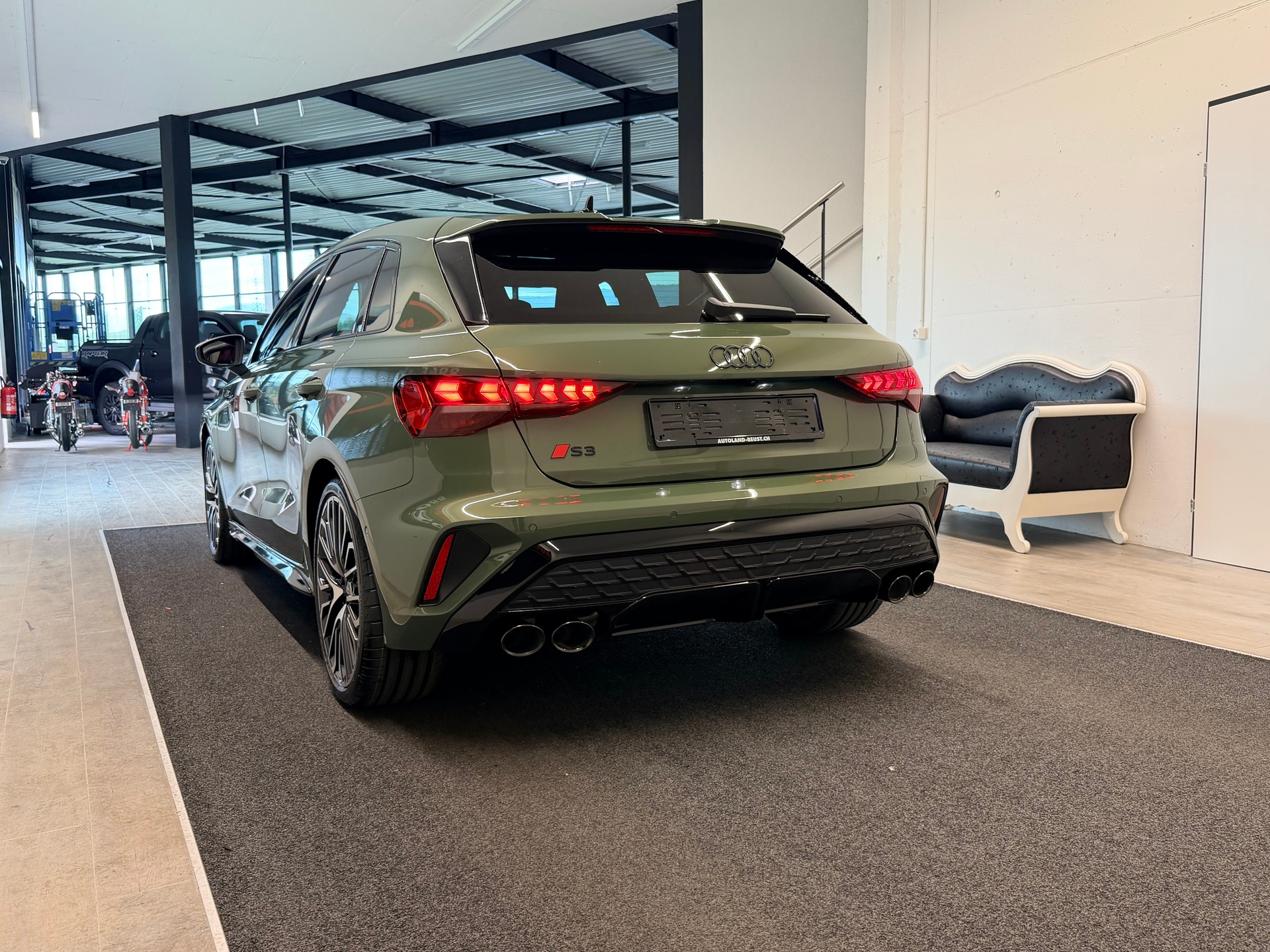 AUDI S3 Sportback TFSI quattro S-tronic-image-8