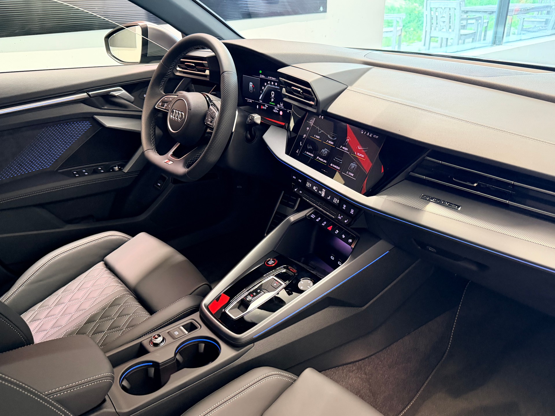 AUDI S3 Sportback TFSI quattro S-tronic-image-23