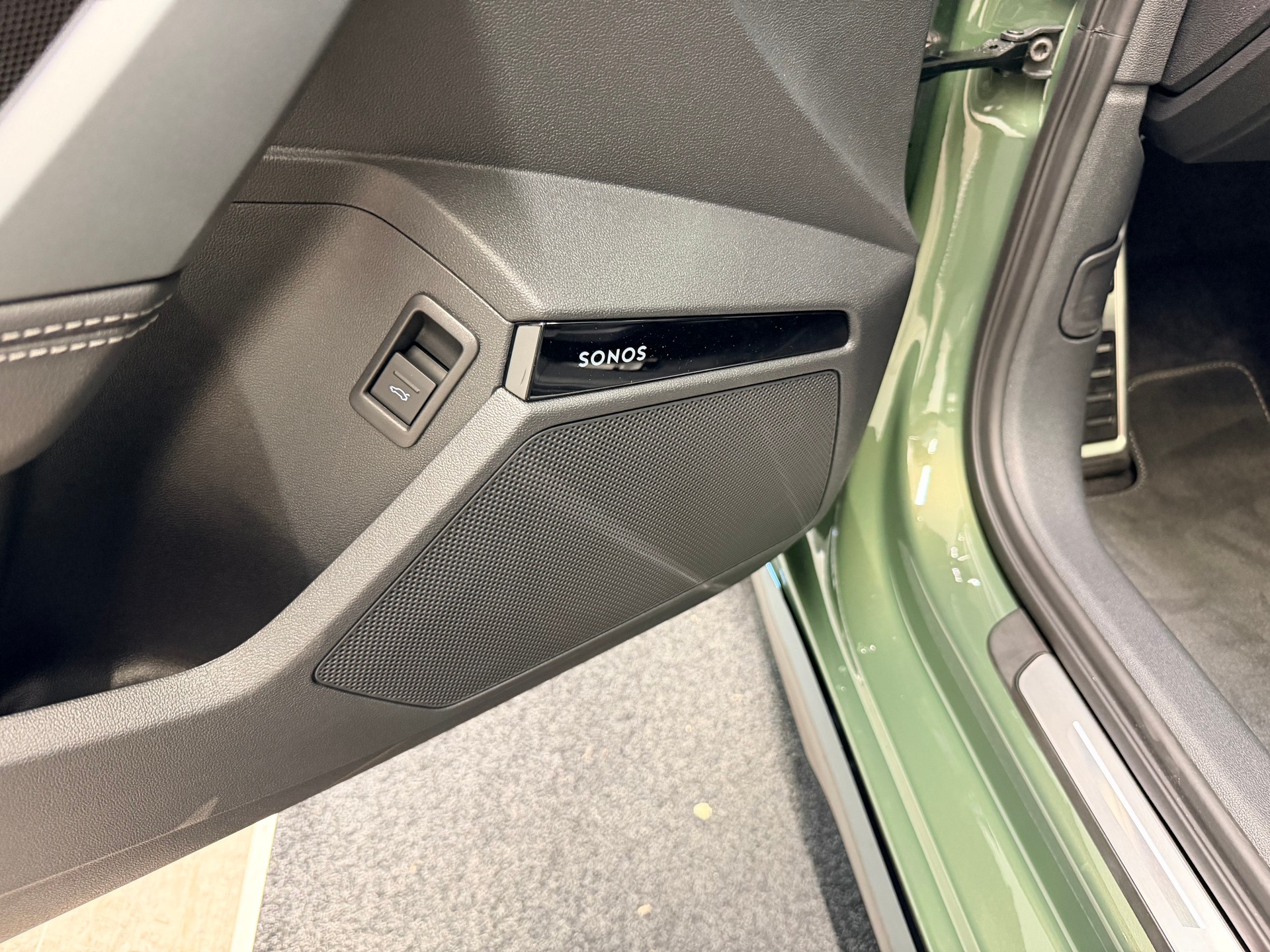 AUDI S3 Sportback TFSI quattro S-tronic-image-14