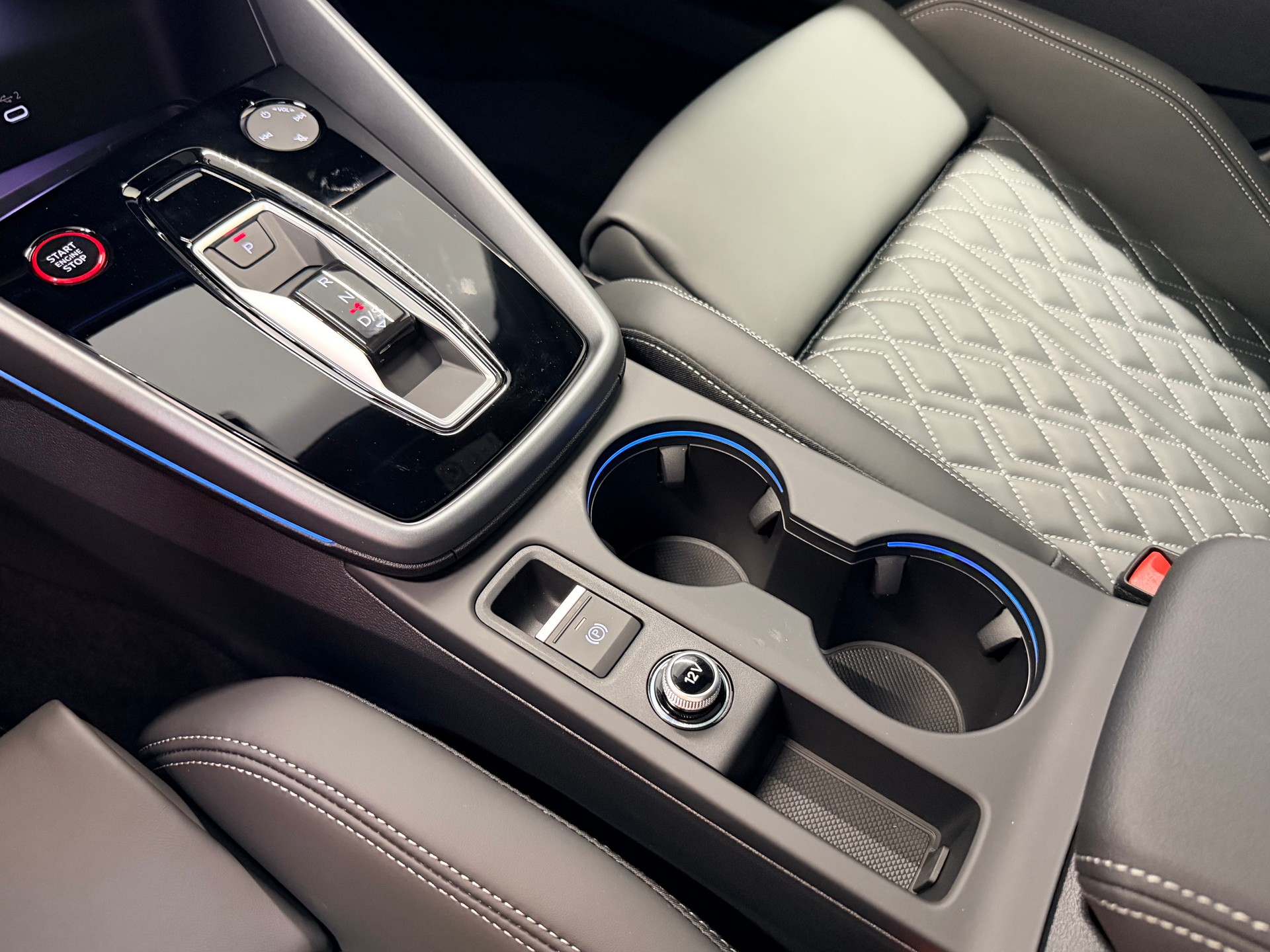 AUDI S3 Sportback TFSI quattro S-tronic-image-27