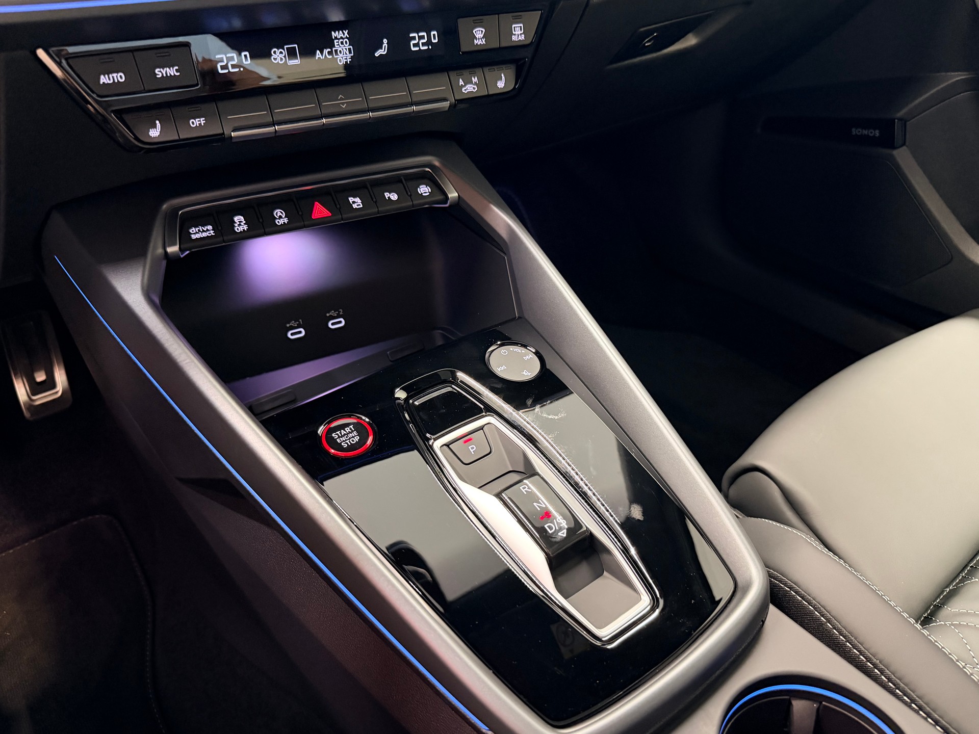 AUDI S3 Sportback TFSI quattro S-tronic-image-26
