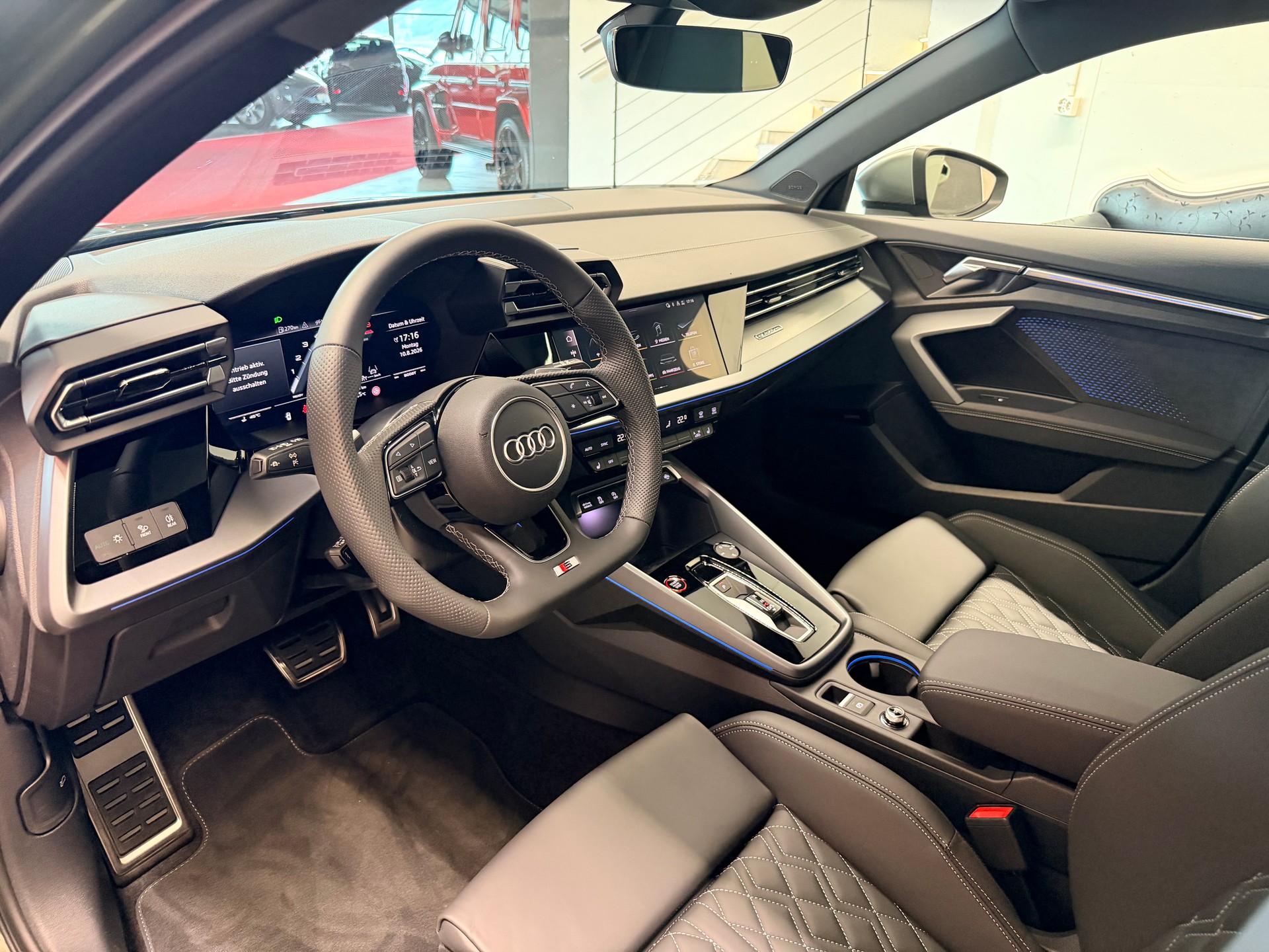 AUDI S3 Sportback TFSI quattro S-tronic-image-12
