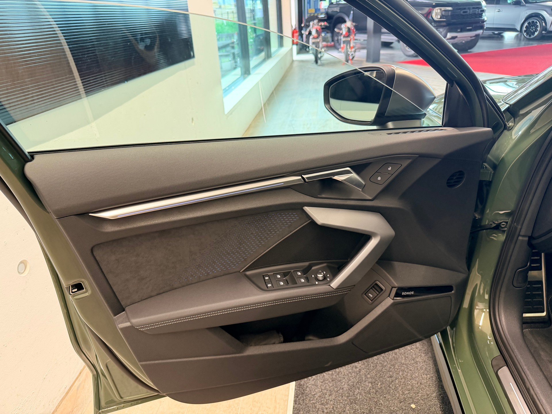 AUDI S3 Sportback TFSI quattro S-tronic-image-13