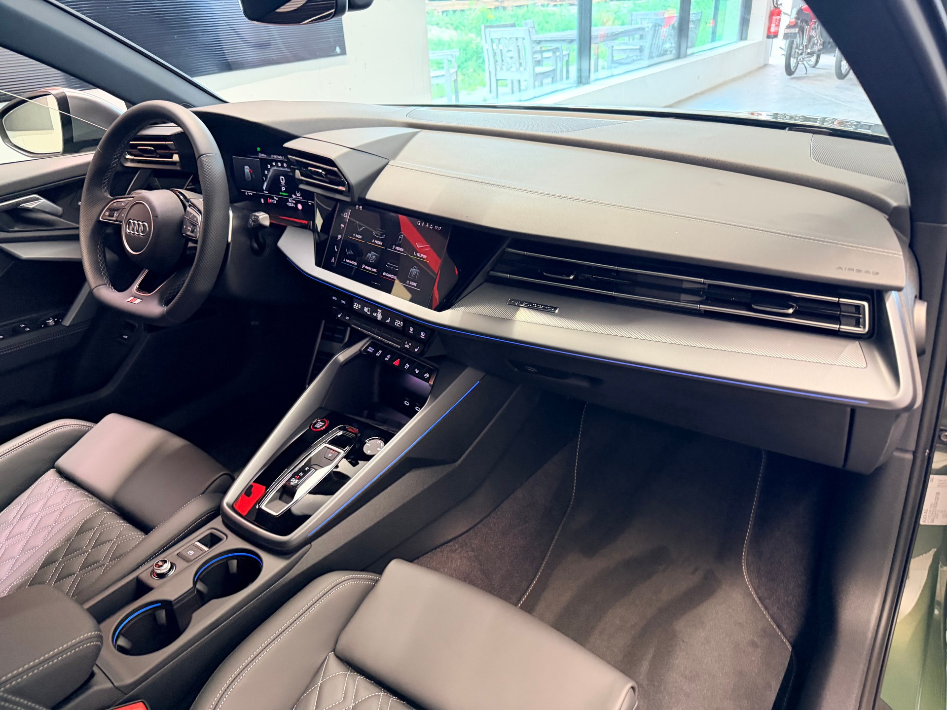 AUDI S3 Sportback TFSI quattro S-tronic-image-22