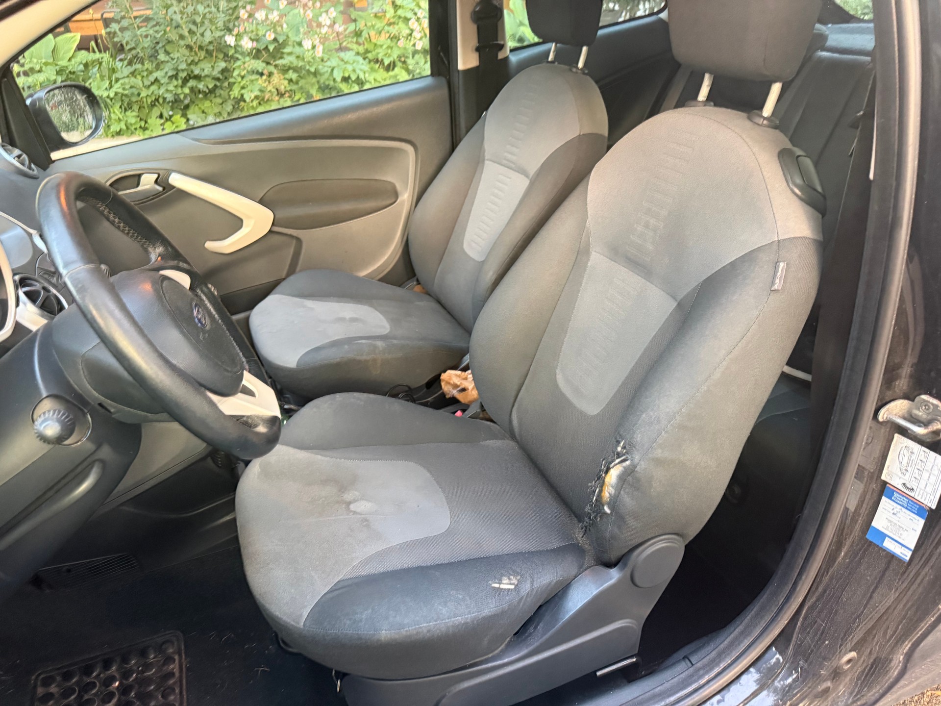 FORD KA 1.25 Titanium-image-1