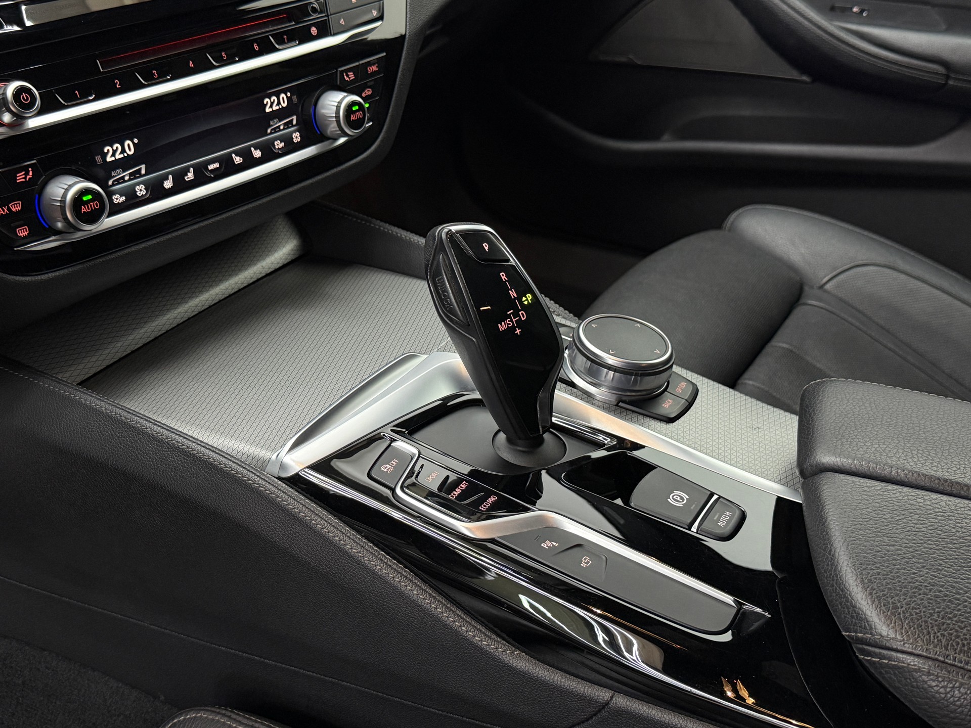 BMW 540i xDrive Steptronic-image-26
