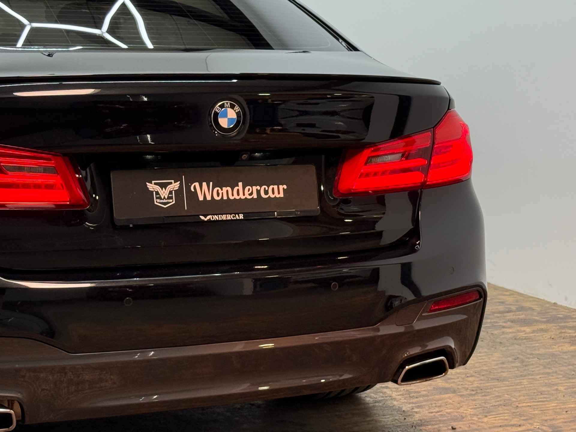 BMW 540i xDrive Steptronic-image-12