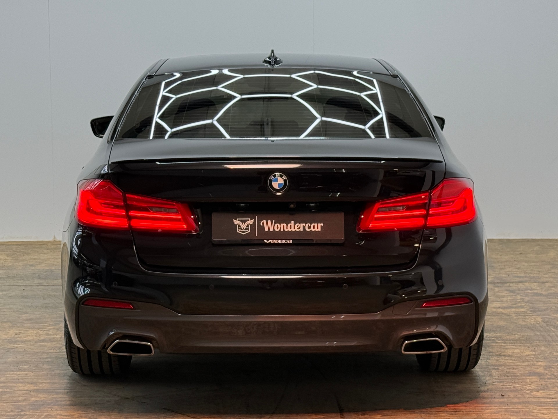 BMW 540i xDrive Steptronic-image-11