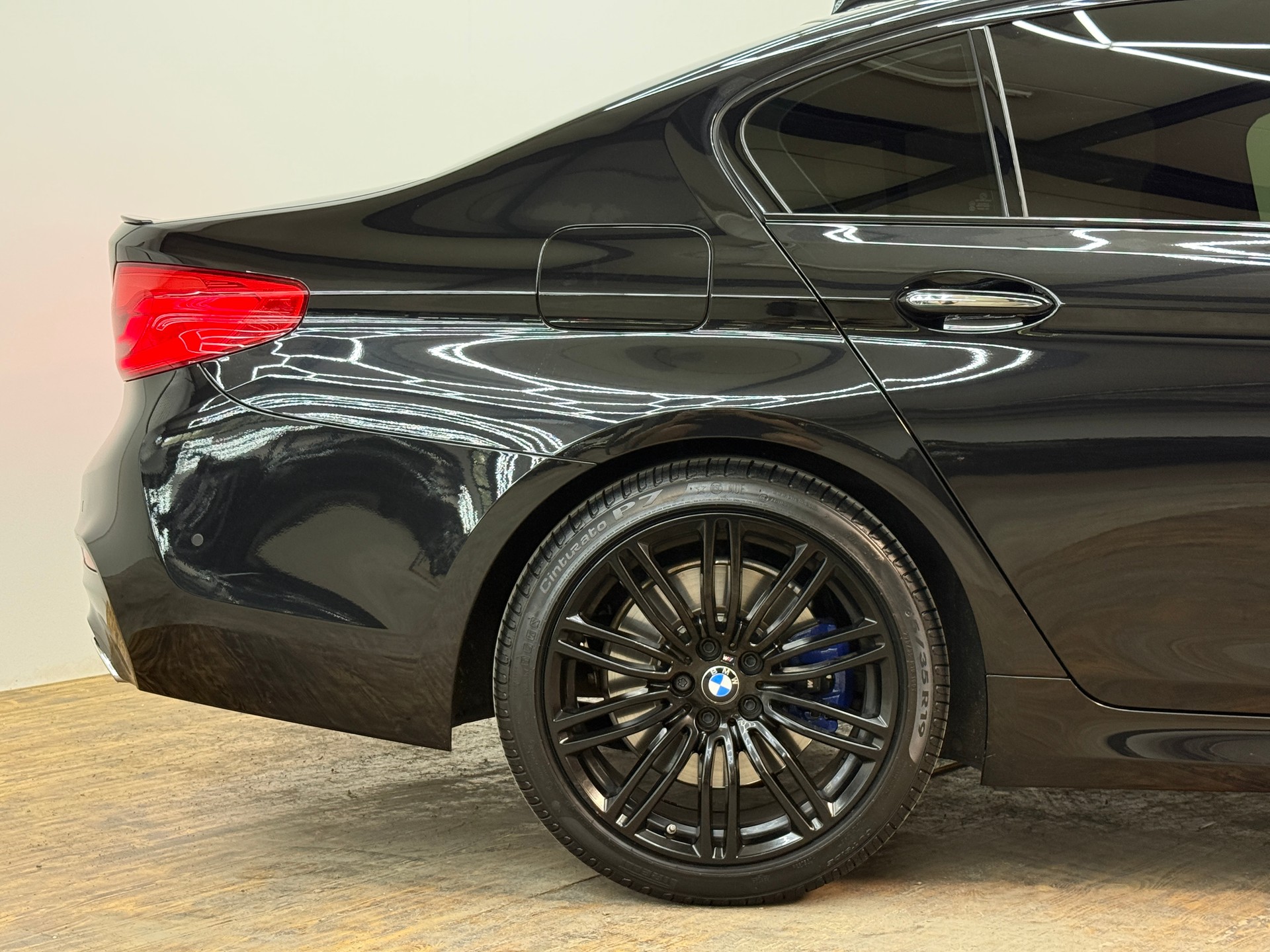 BMW 540i xDrive Steptronic-image-15