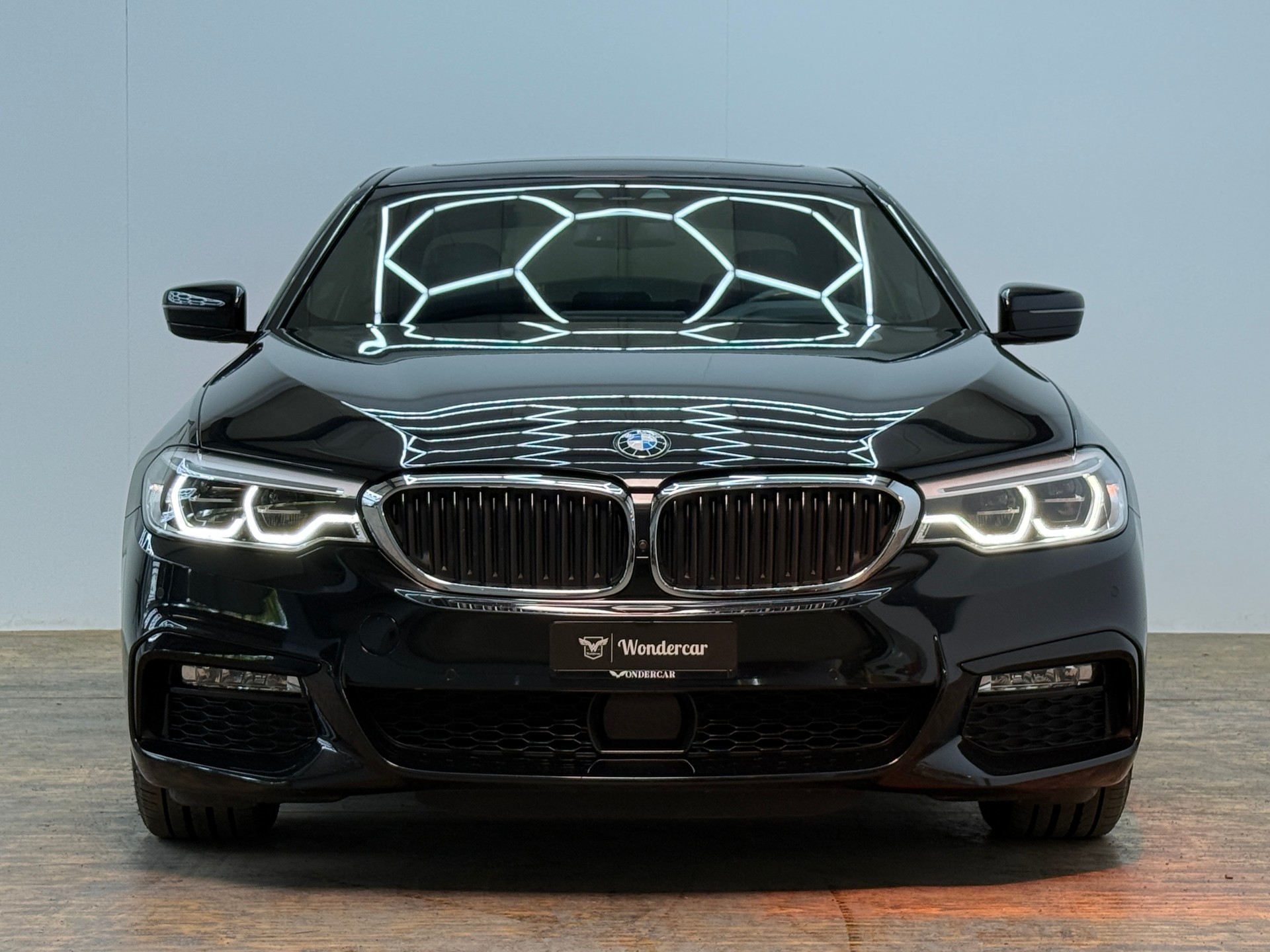 BMW 540i xDrive Steptronic-image-2