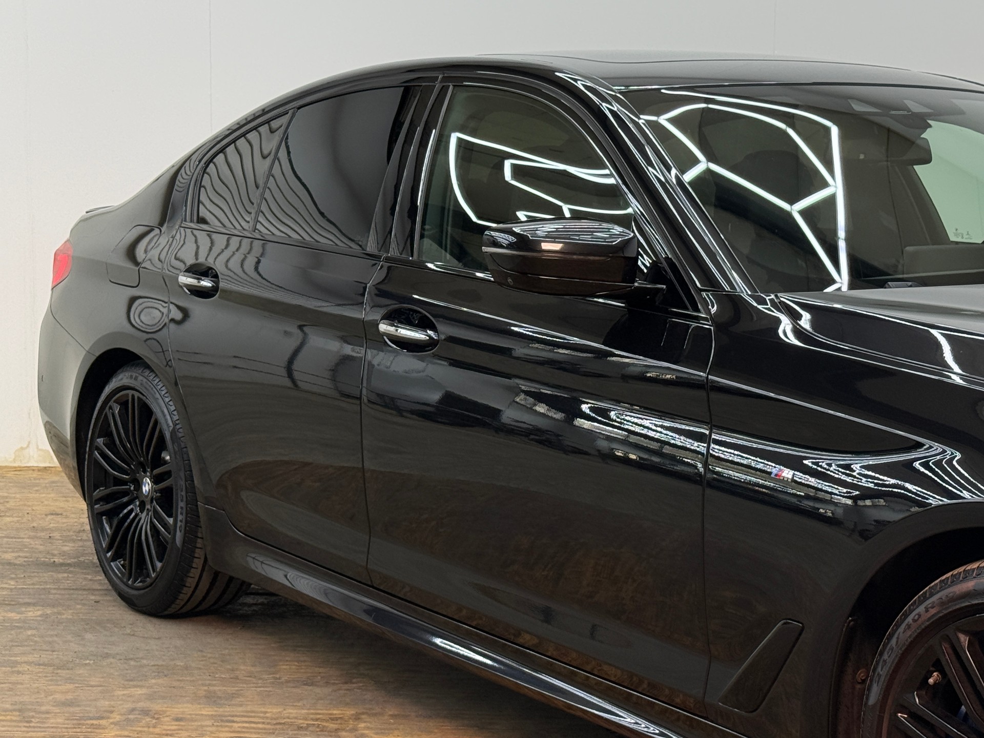 BMW 540i xDrive Steptronic-image-16