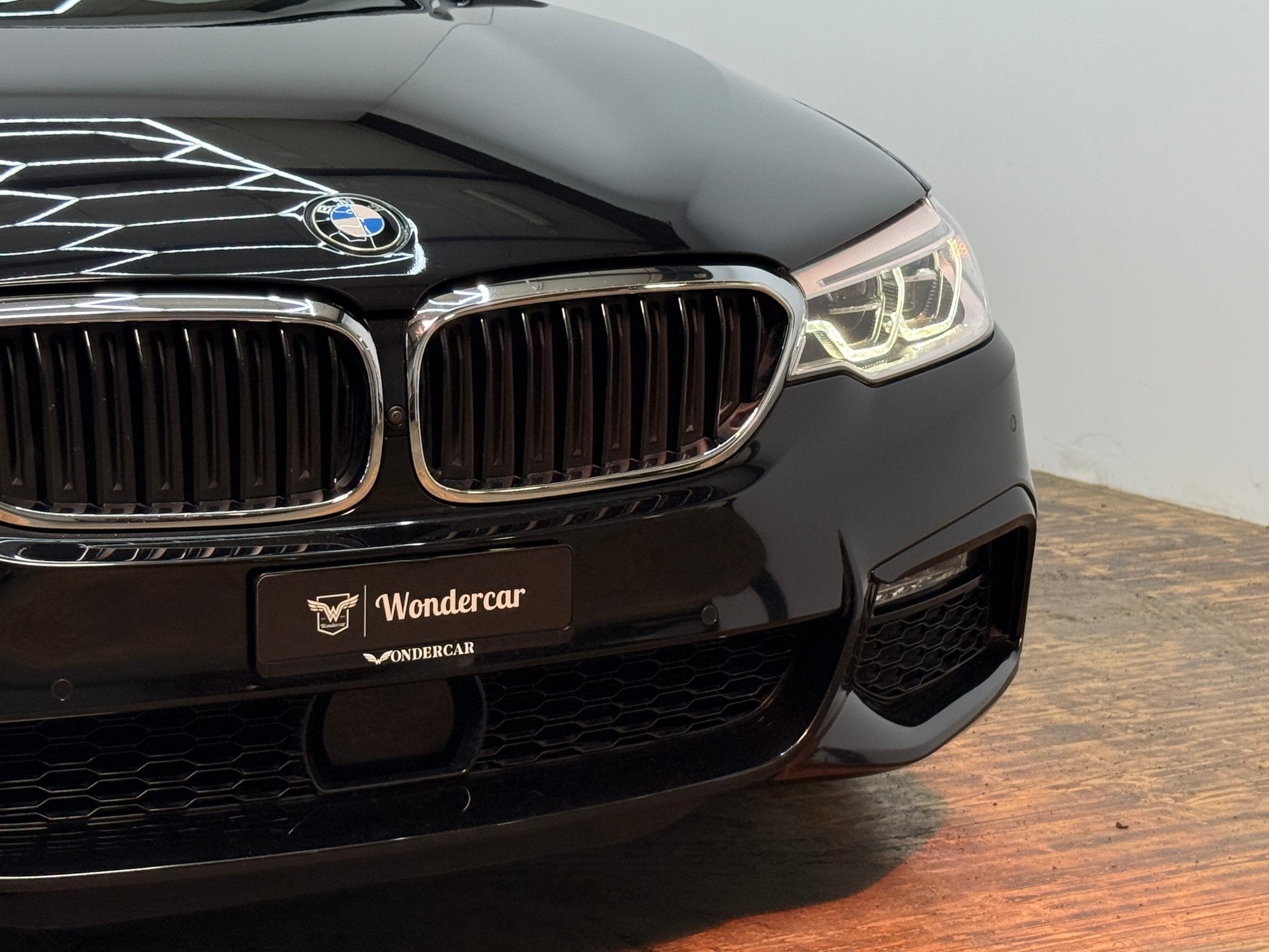 BMW 540i xDrive Steptronic-image-3