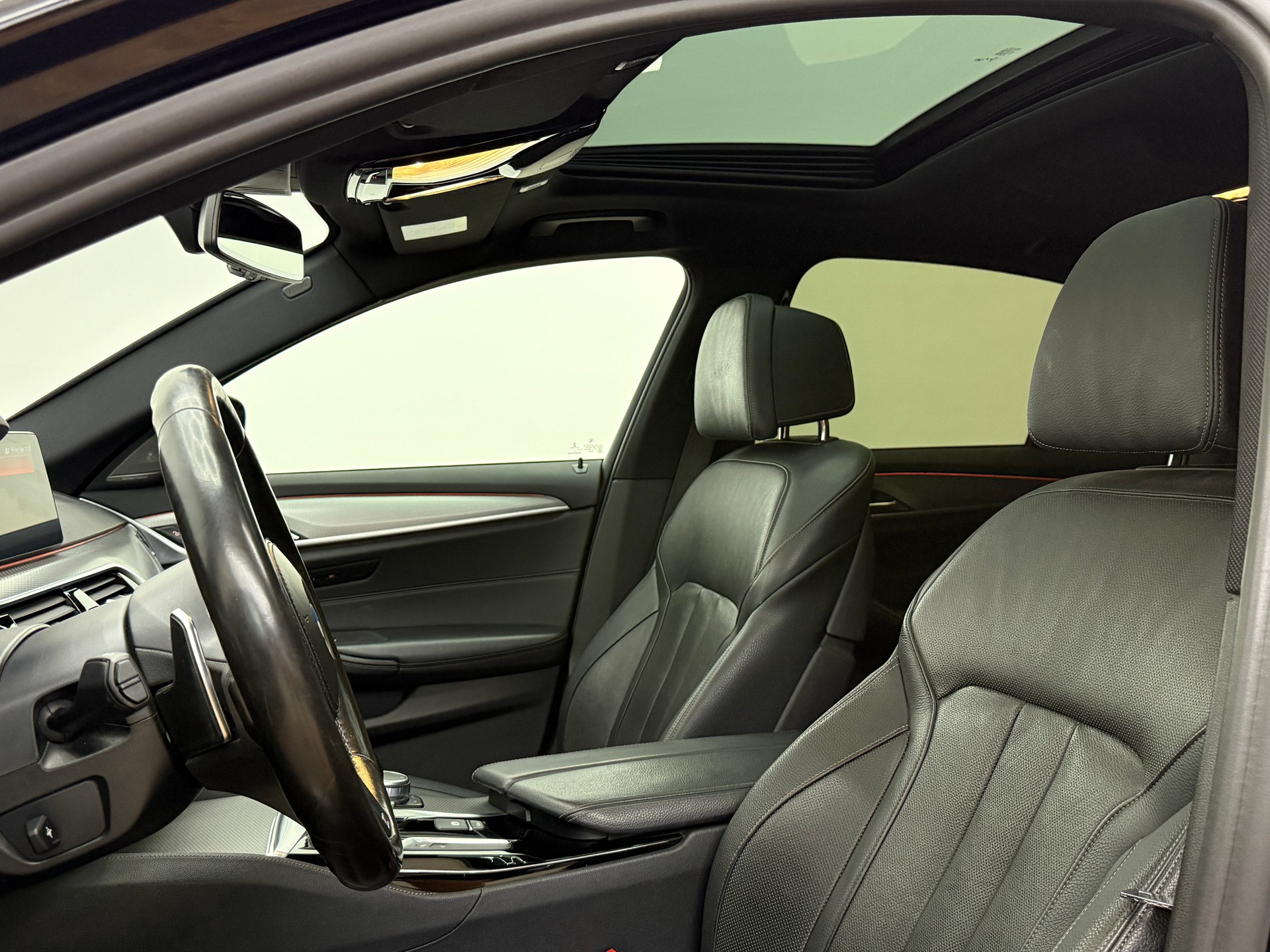 BMW 540i xDrive Steptronic-image-19