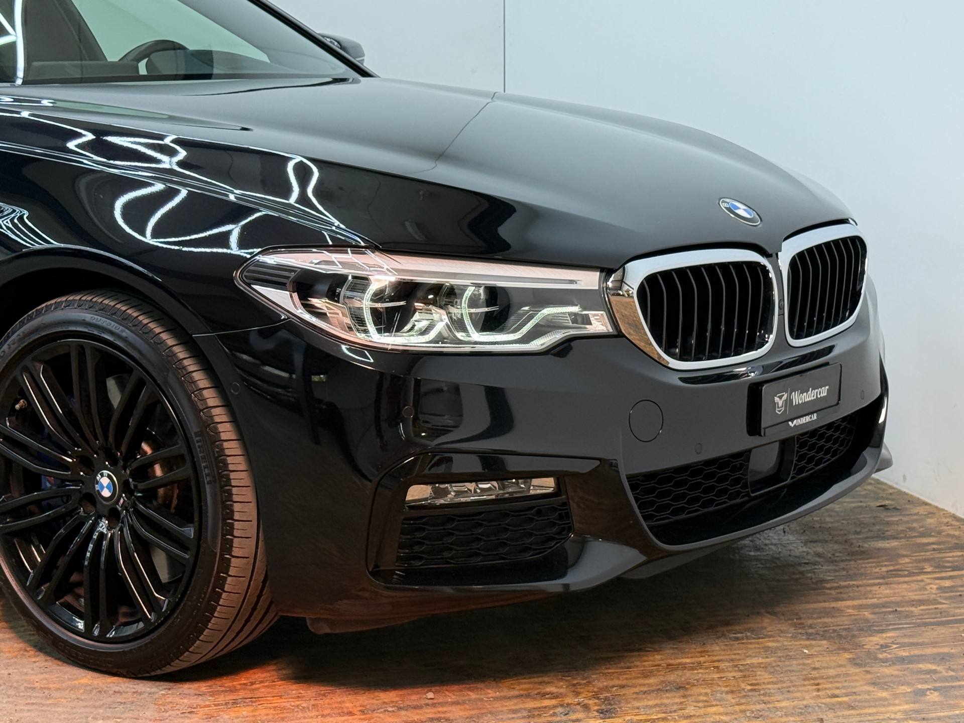 BMW 540i xDrive Steptronic-image-1