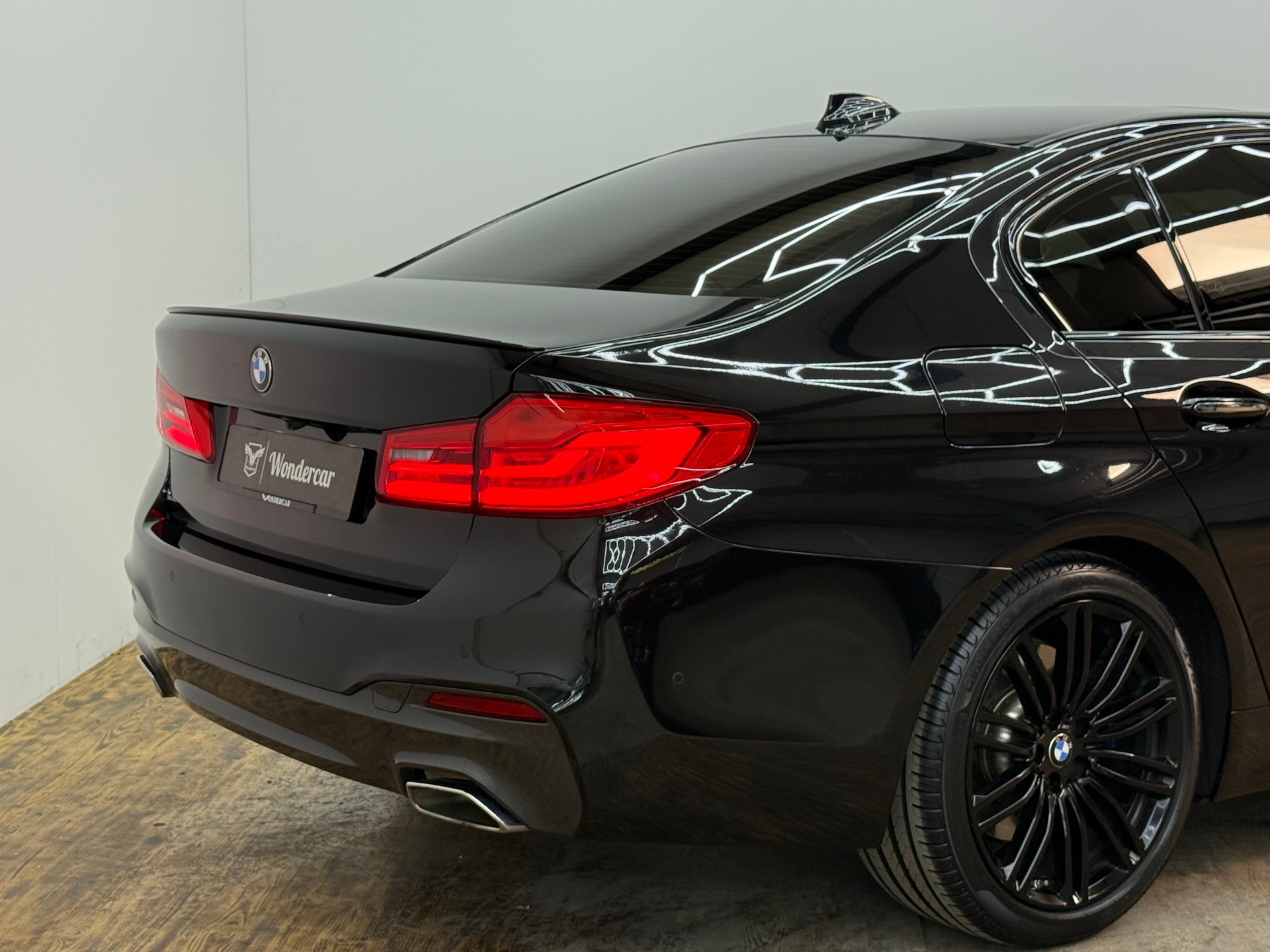 BMW 540i xDrive Steptronic-image-13