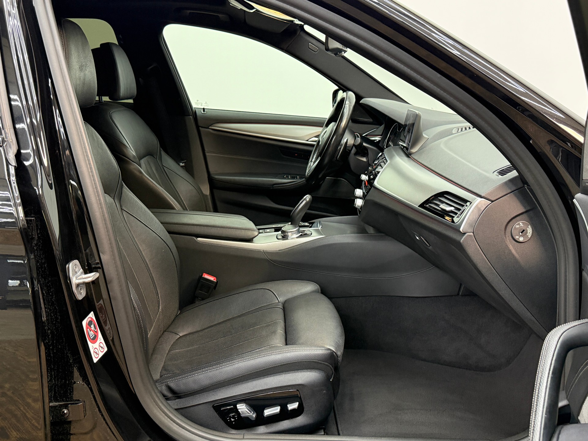 BMW 540i xDrive Steptronic-image-20