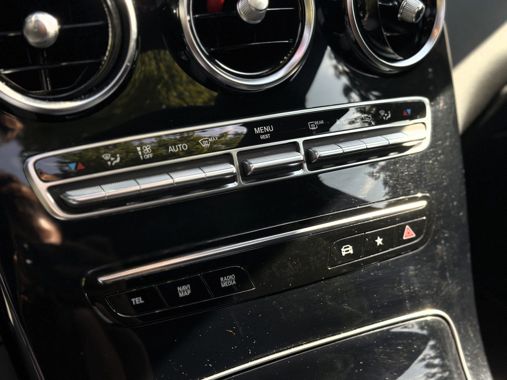 MERCEDES-BENZ GLC 300 AMG Line 4Matic * Crochet *-image-11