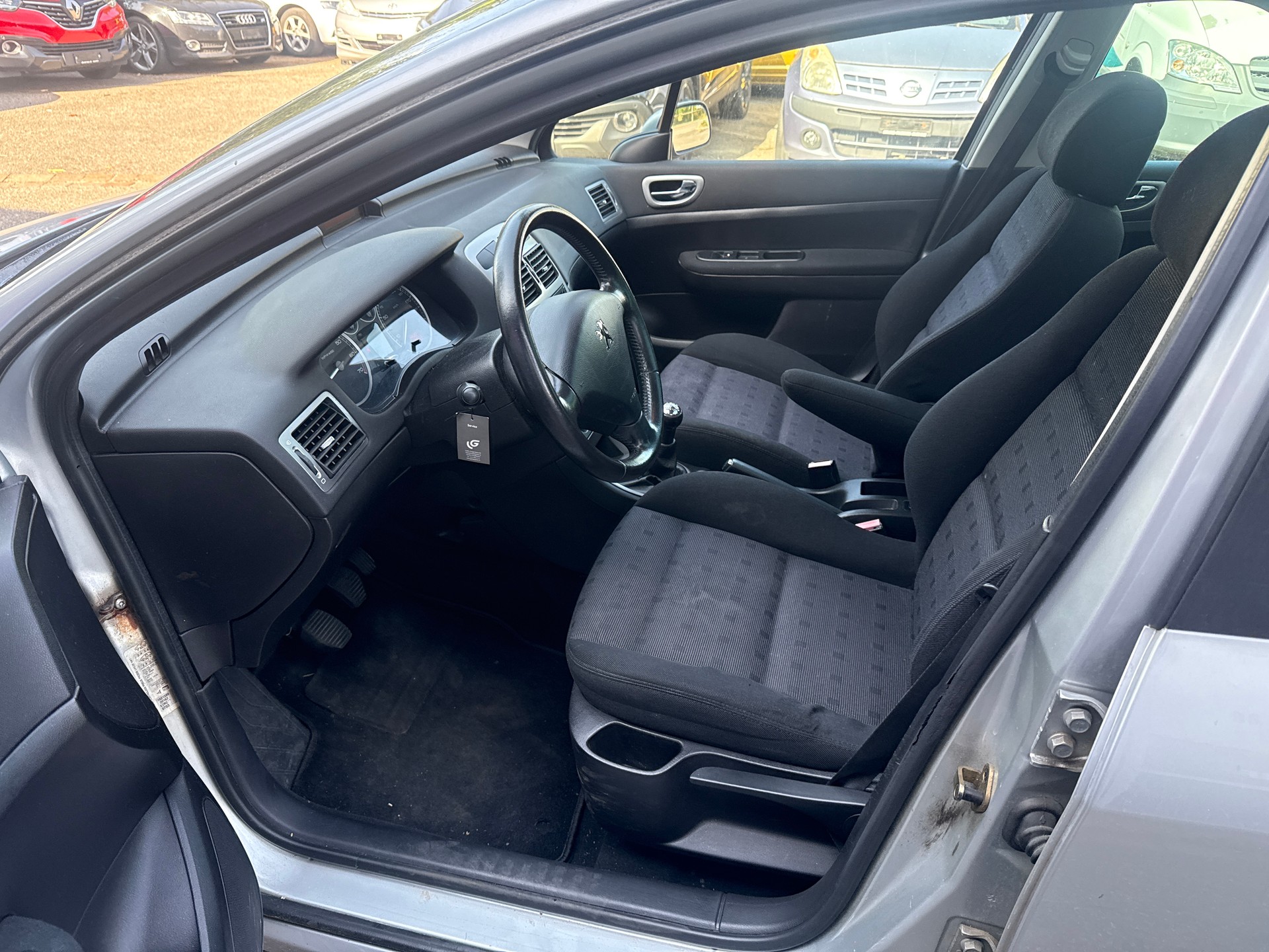 PEUGEOT 307 2.0 16V XS-image-13