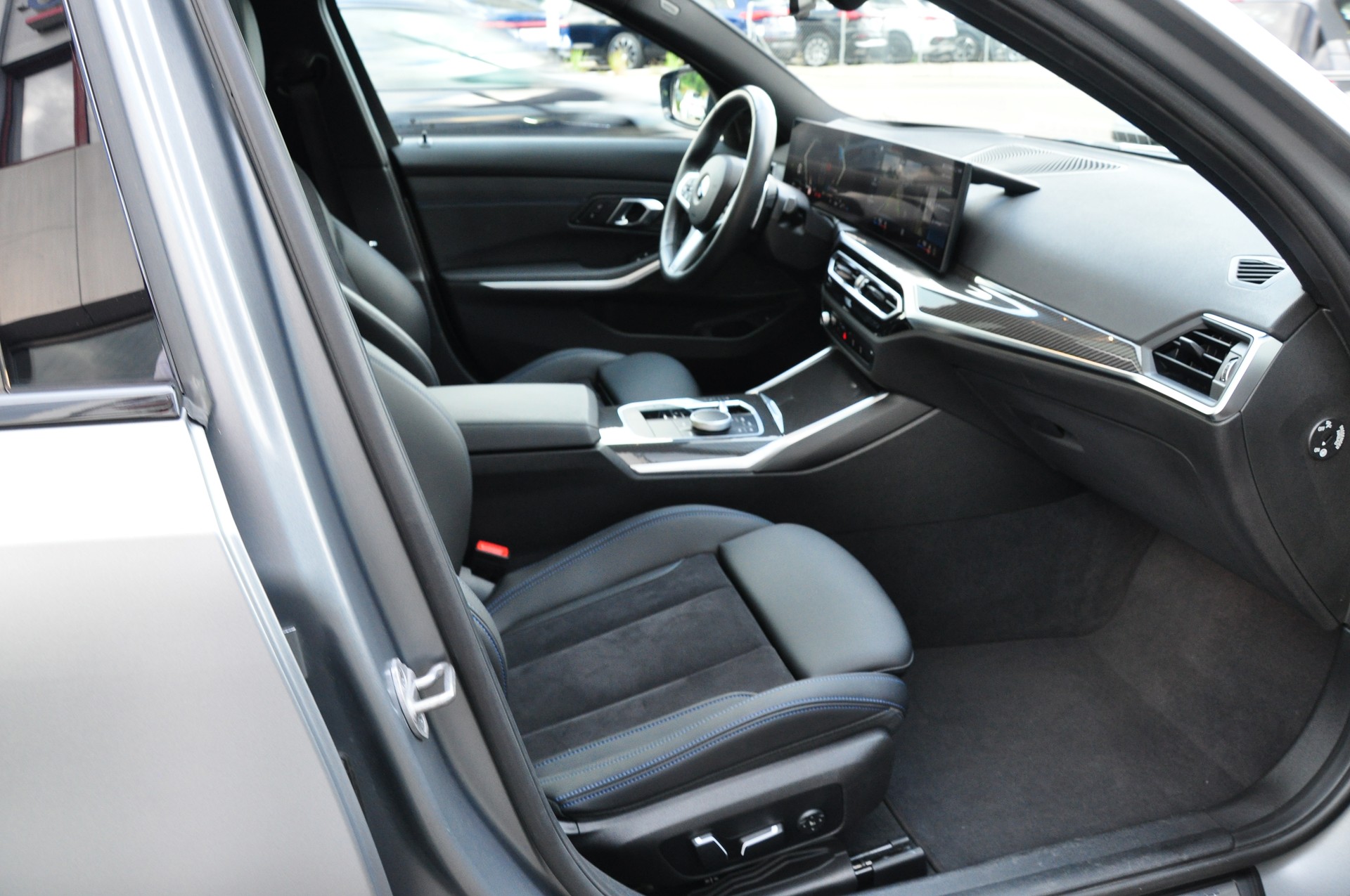BMW 320d xDrive 48V Steptronic M Sport Pro-image-15