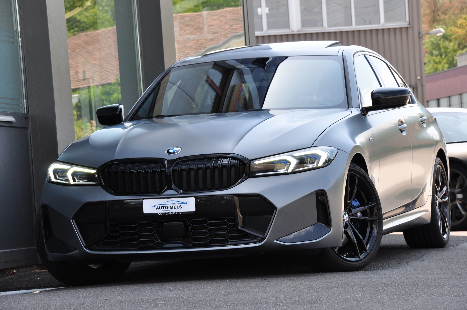 BMW 320d xDrive 48V Steptronic M Sport Pro-image-0
