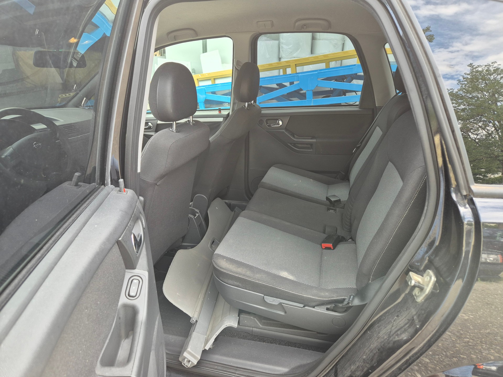 OPEL Meriva 1.6i-16 TP (Essentia)-image-8