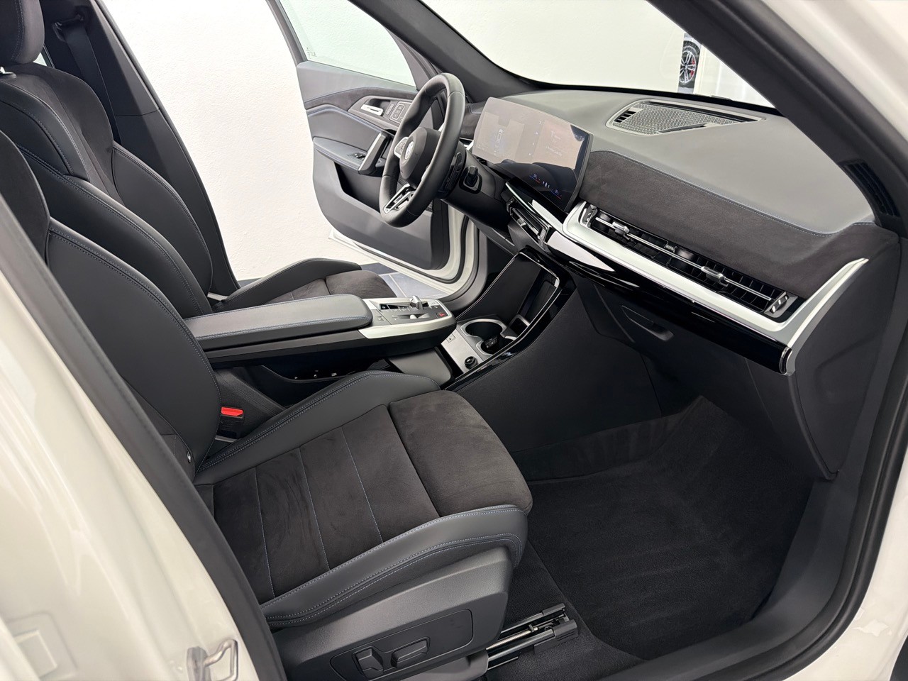 BMW X1 xDrive 20d 48V M Sport-image-8