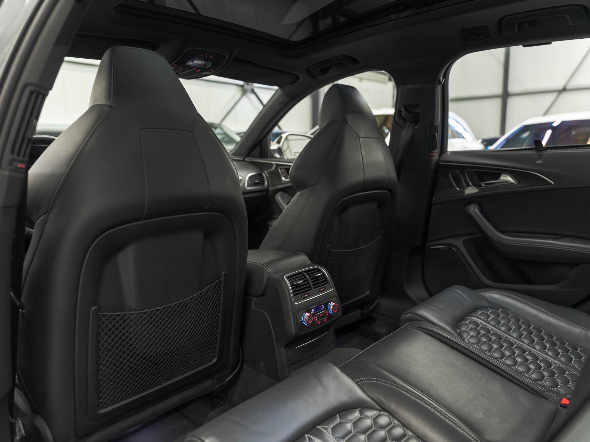 AUDI RS6 Avant 4.0 TFSI V8 quattro Tiptronic-image-11