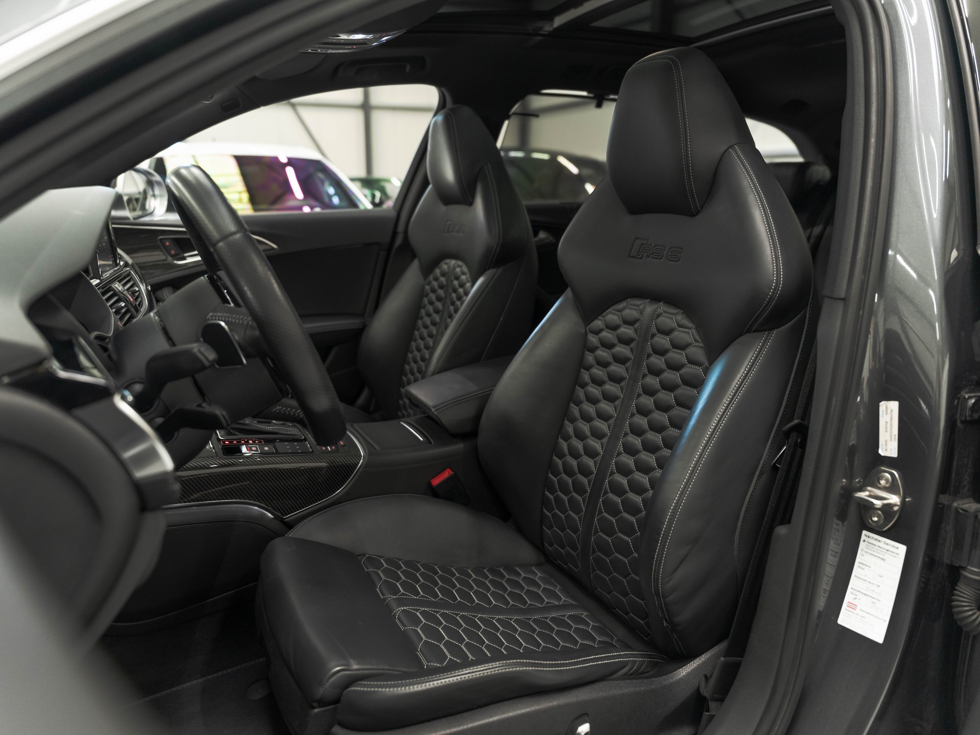 AUDI RS6 Avant 4.0 TFSI V8 quattro Tiptronic-image-9