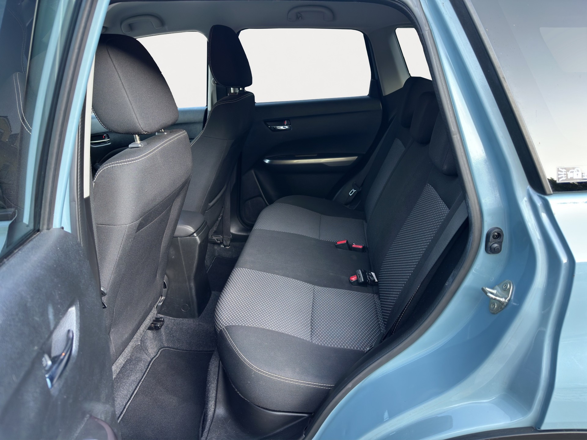 SUZUKI Vitara 1.4 Boosterjet Compact + Automatic-image-5