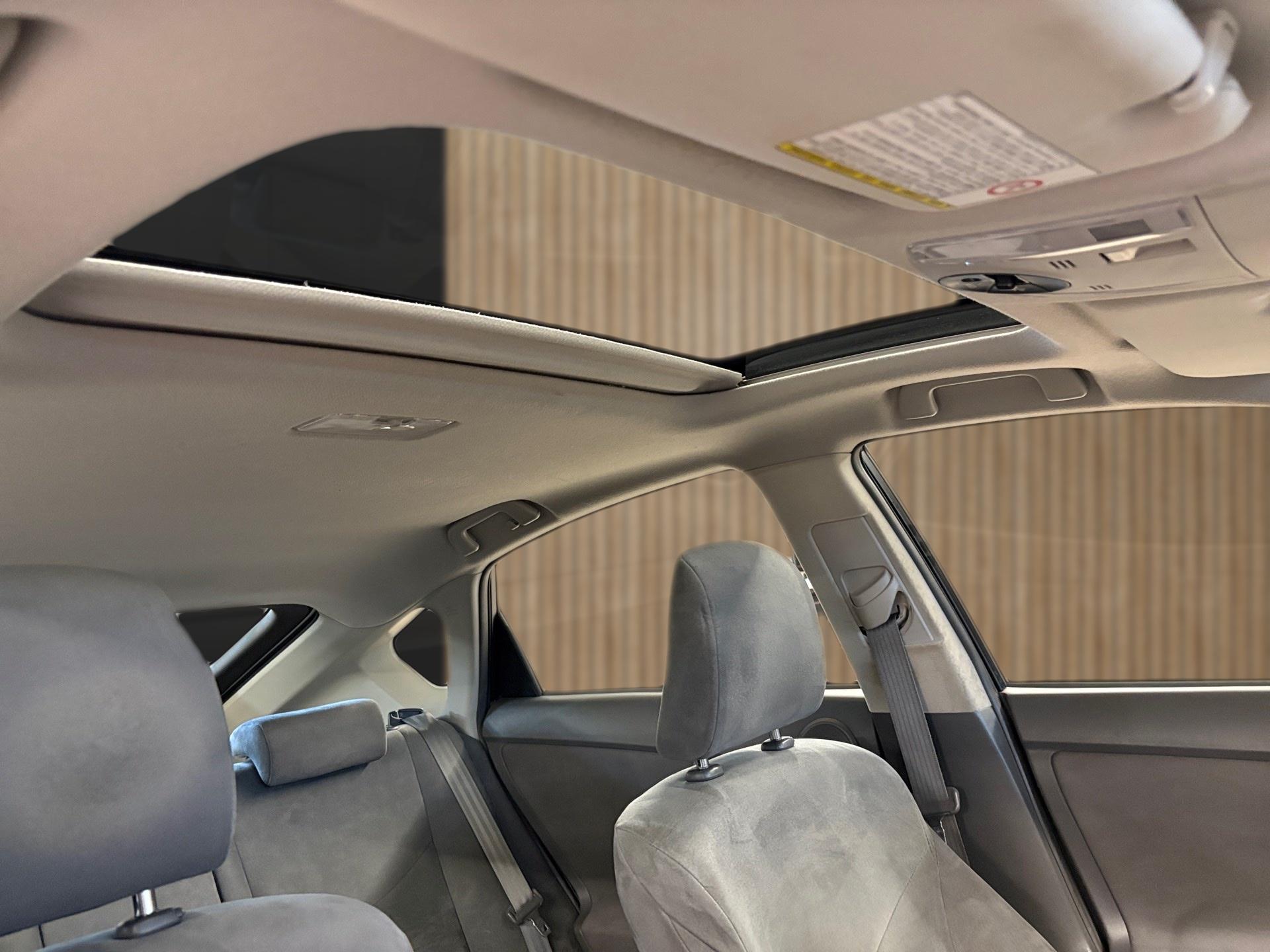 TOYOTA Prius 1.8 16V HSD Sol-image-14