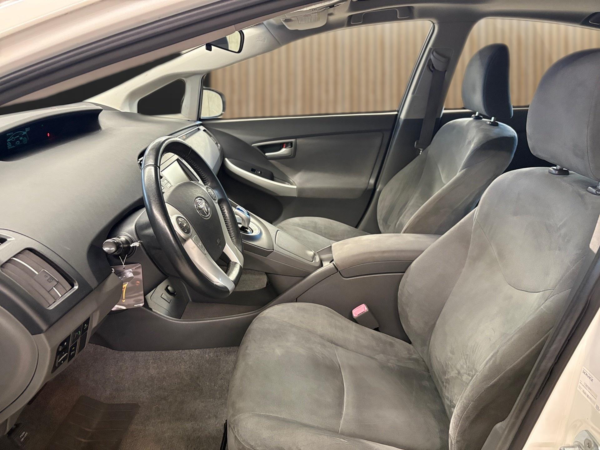 TOYOTA Prius 1.8 16V HSD Sol-image-9