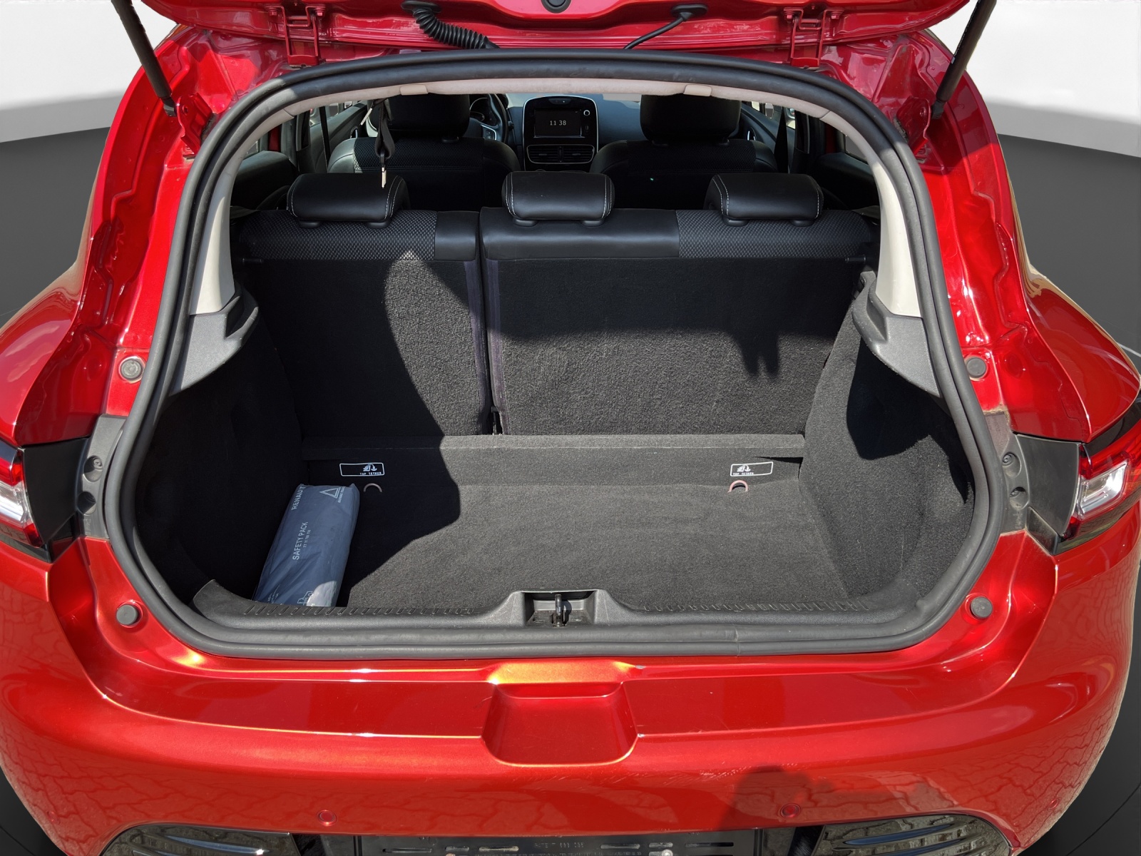 RENAULT Clio 0.9 Intens-image-11