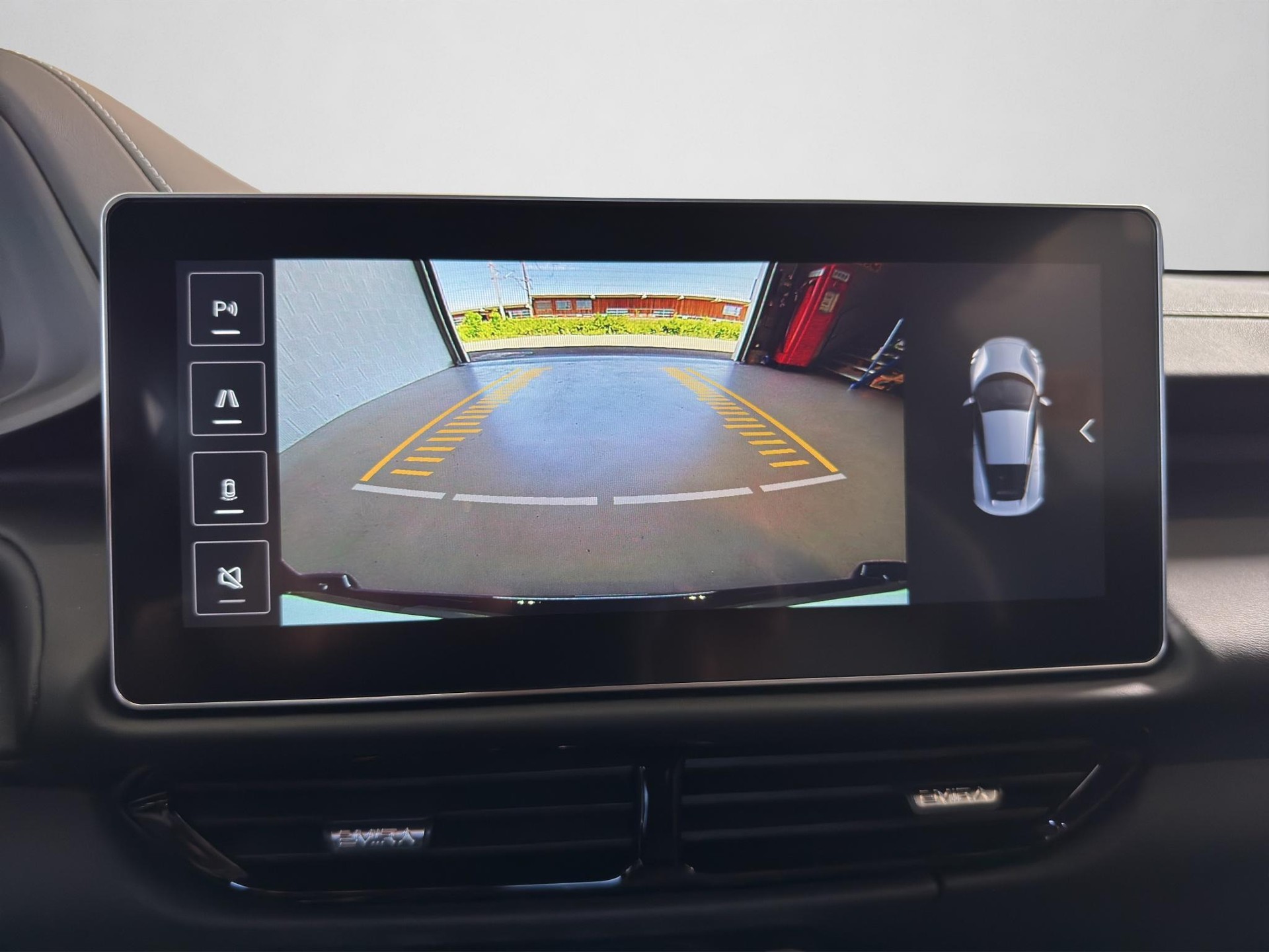 LOTUS Emira 2.0 I4 First Edition-image-6