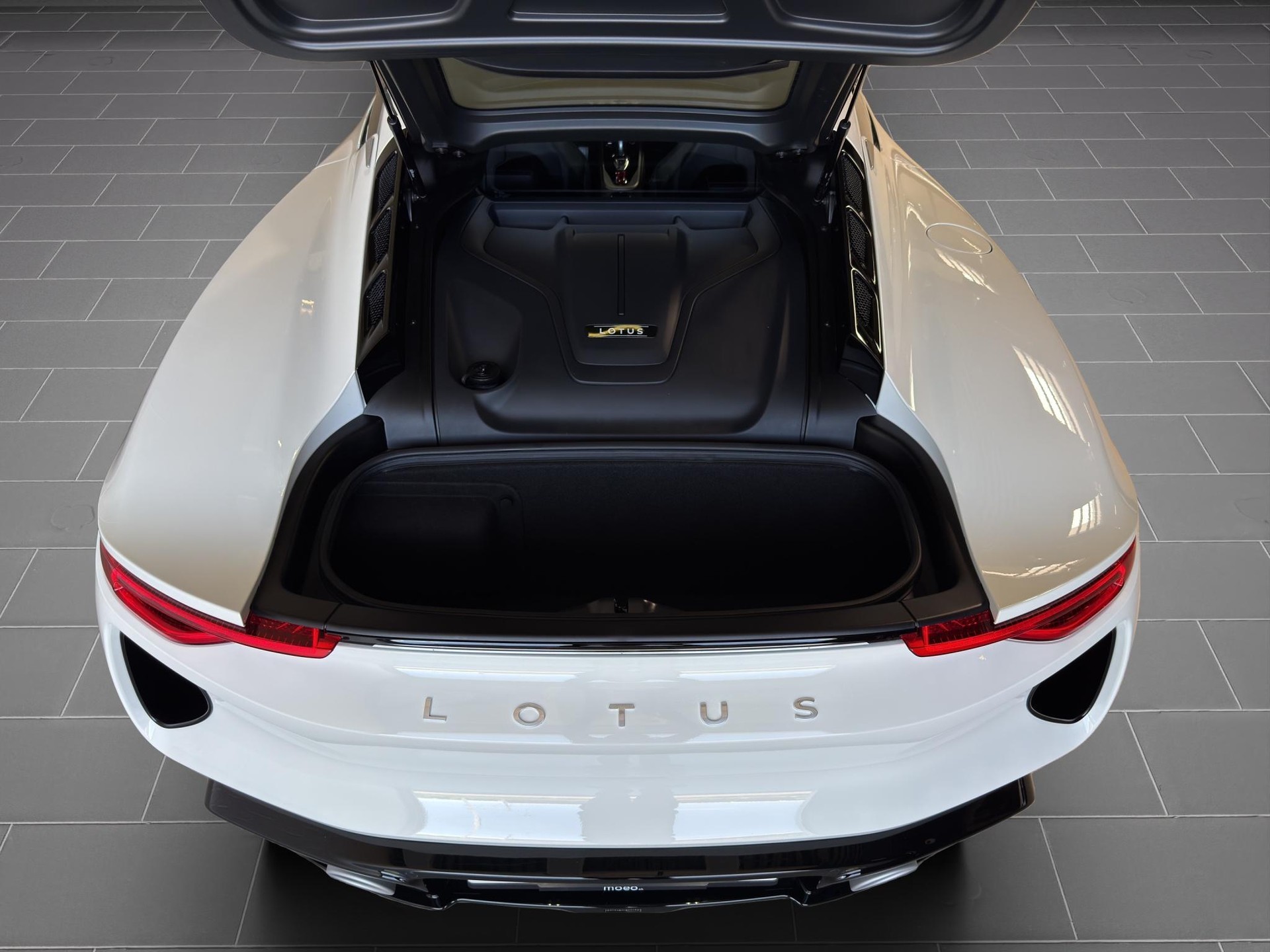 LOTUS Emira 2.0 I4 First Edition-image-13