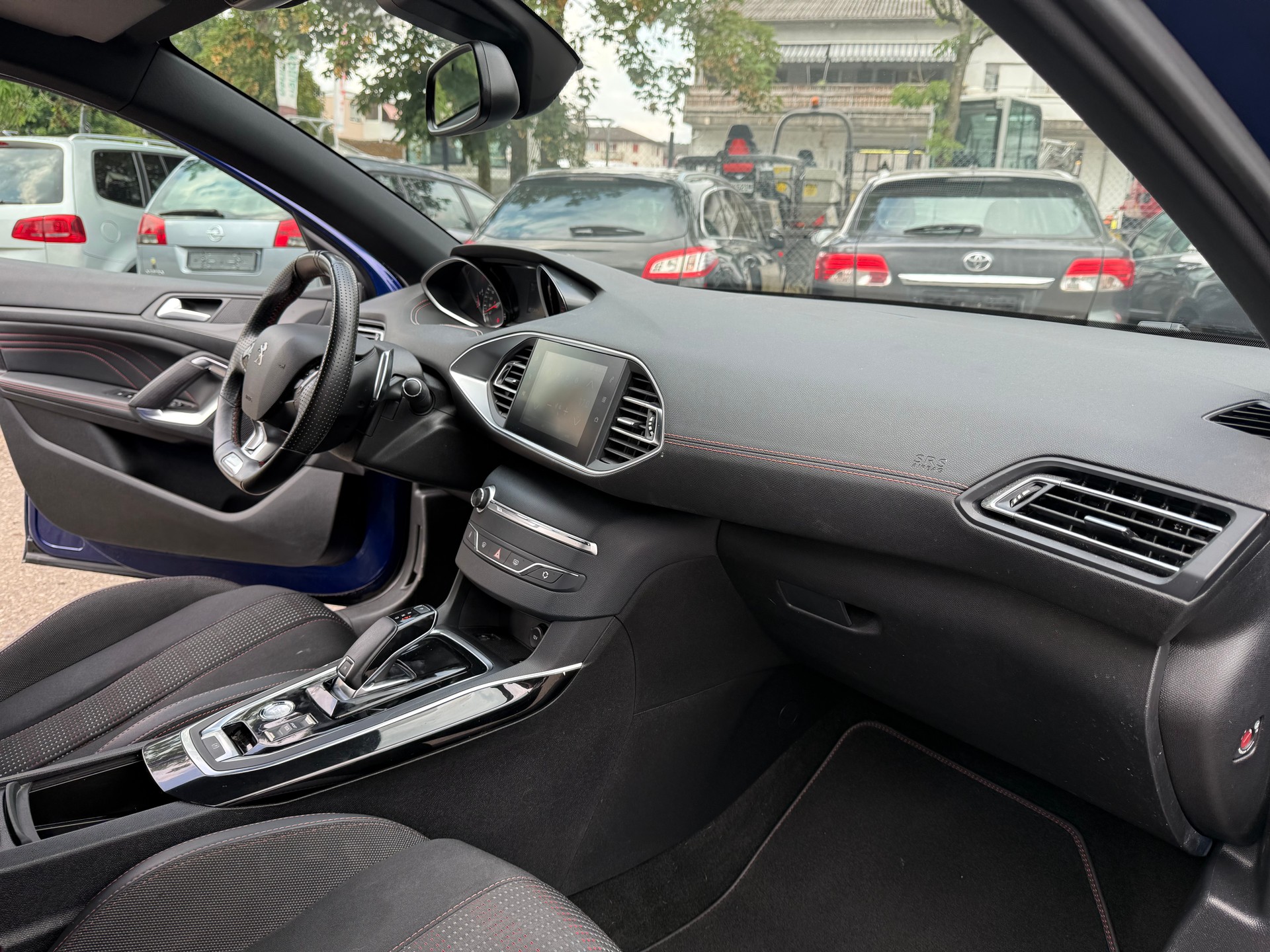 PEUGEOT 308 SW 1.5 BlueHDI GT Line EAT8-image-8