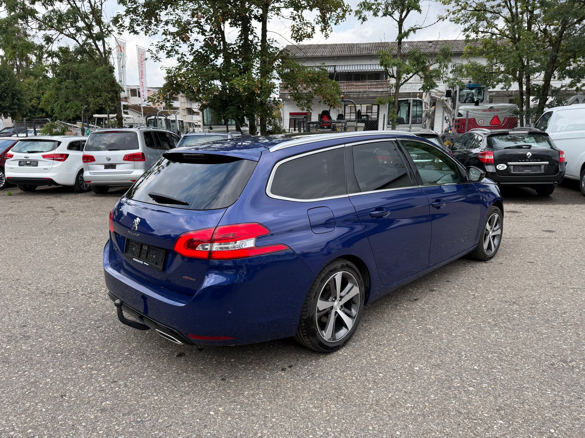 PEUGEOT 308 SW 1.5 BlueHDI GT Line EAT8-image-2