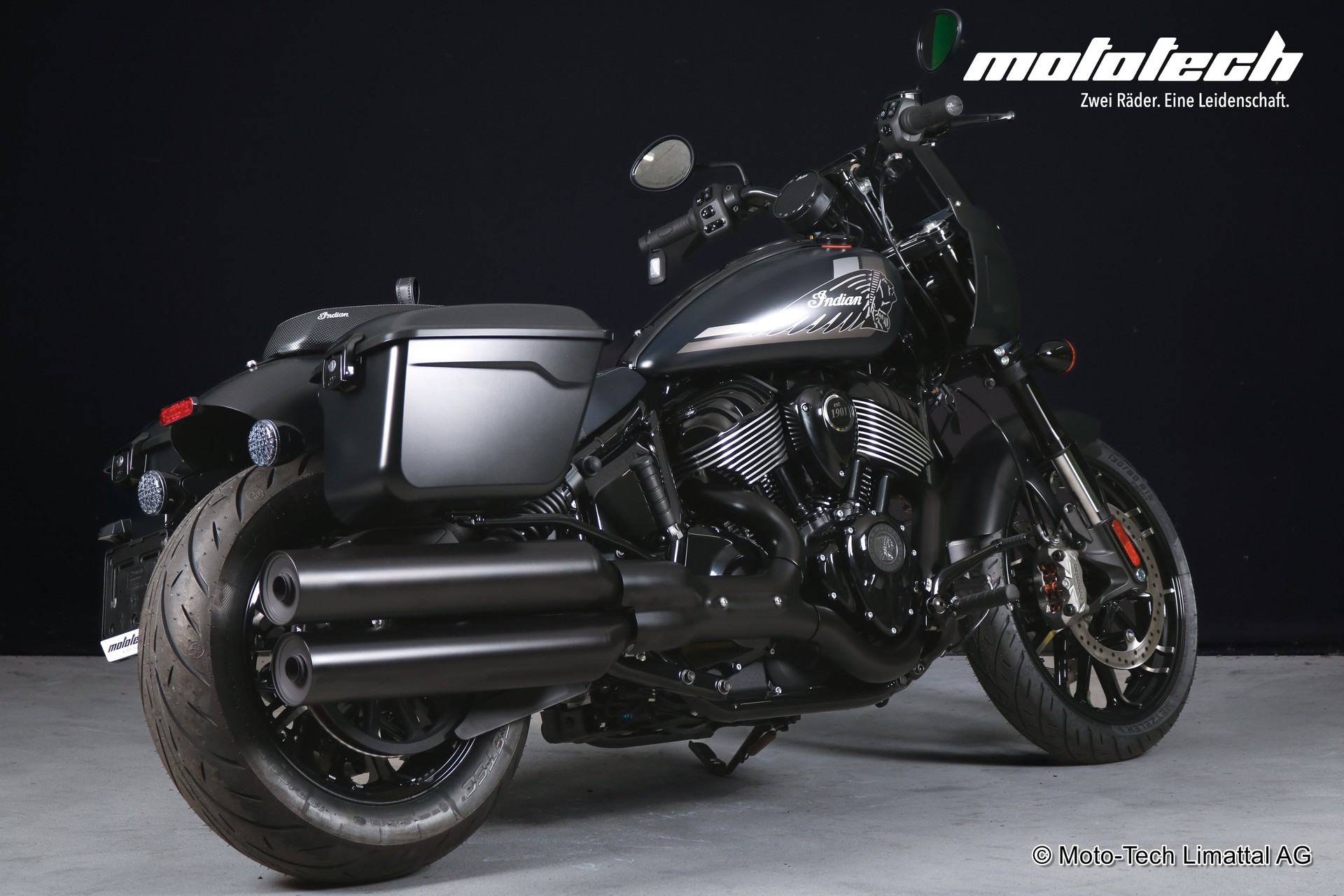 INDIAN Sport Chief RT-showroom-element-2