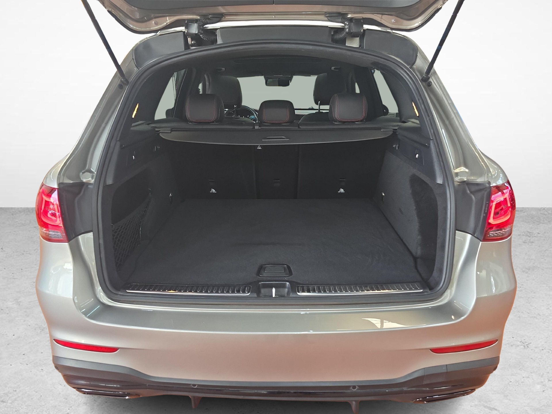 MERCEDES-BENZ GLC 300 d 4MATIC AMG Line-image-10