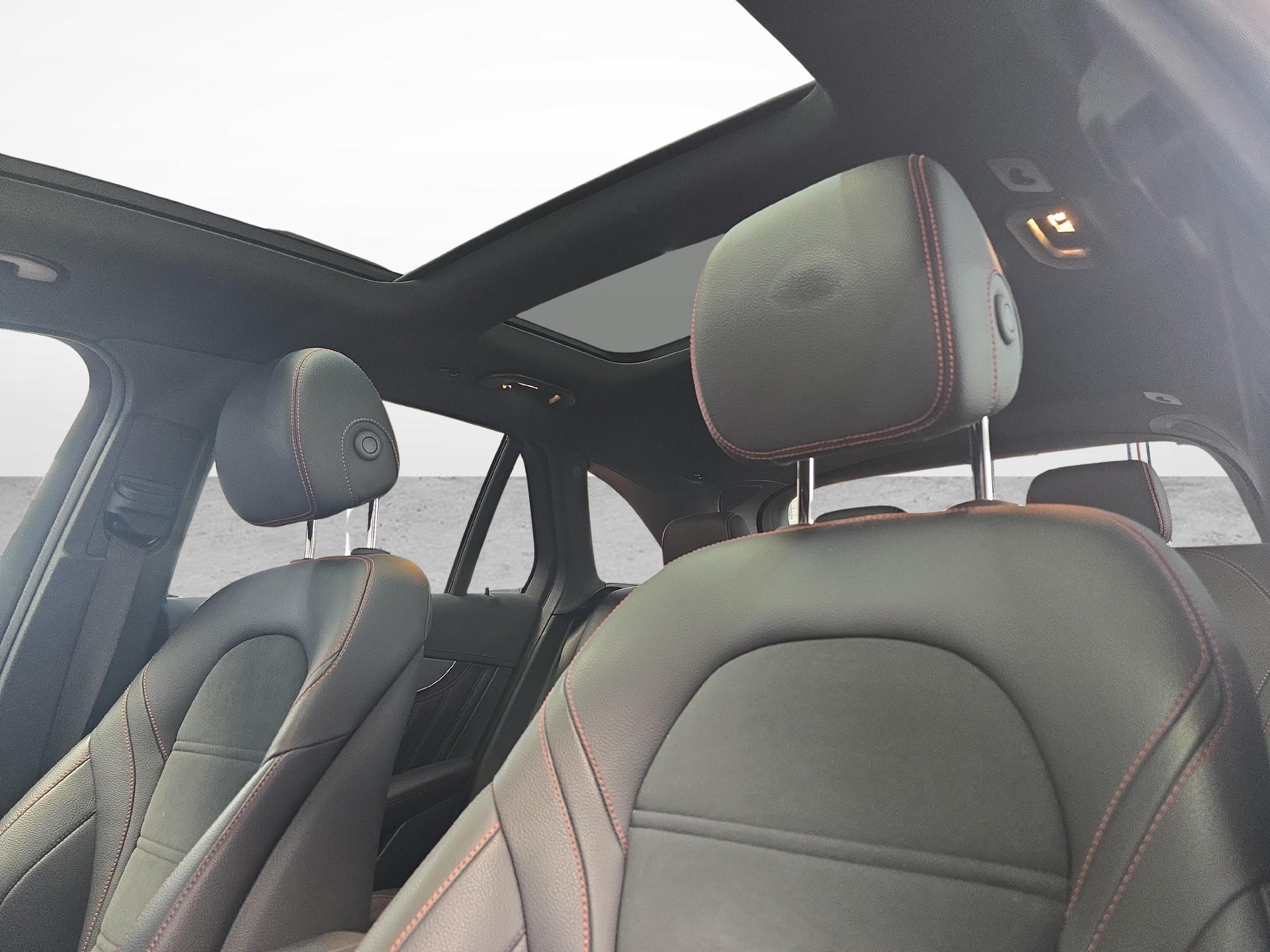 MERCEDES-BENZ GLC 300 d 4MATIC AMG Line-image-8